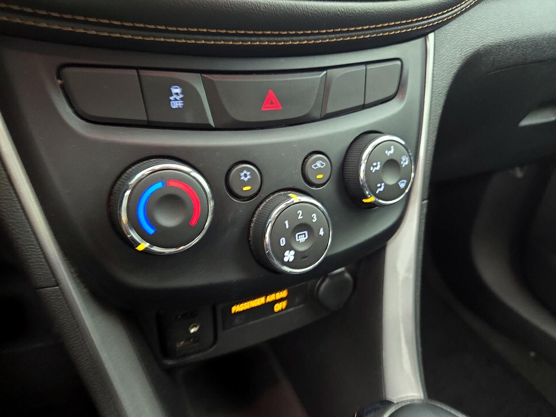 Thumbnail: 2020 Chevrolet Trax - 16