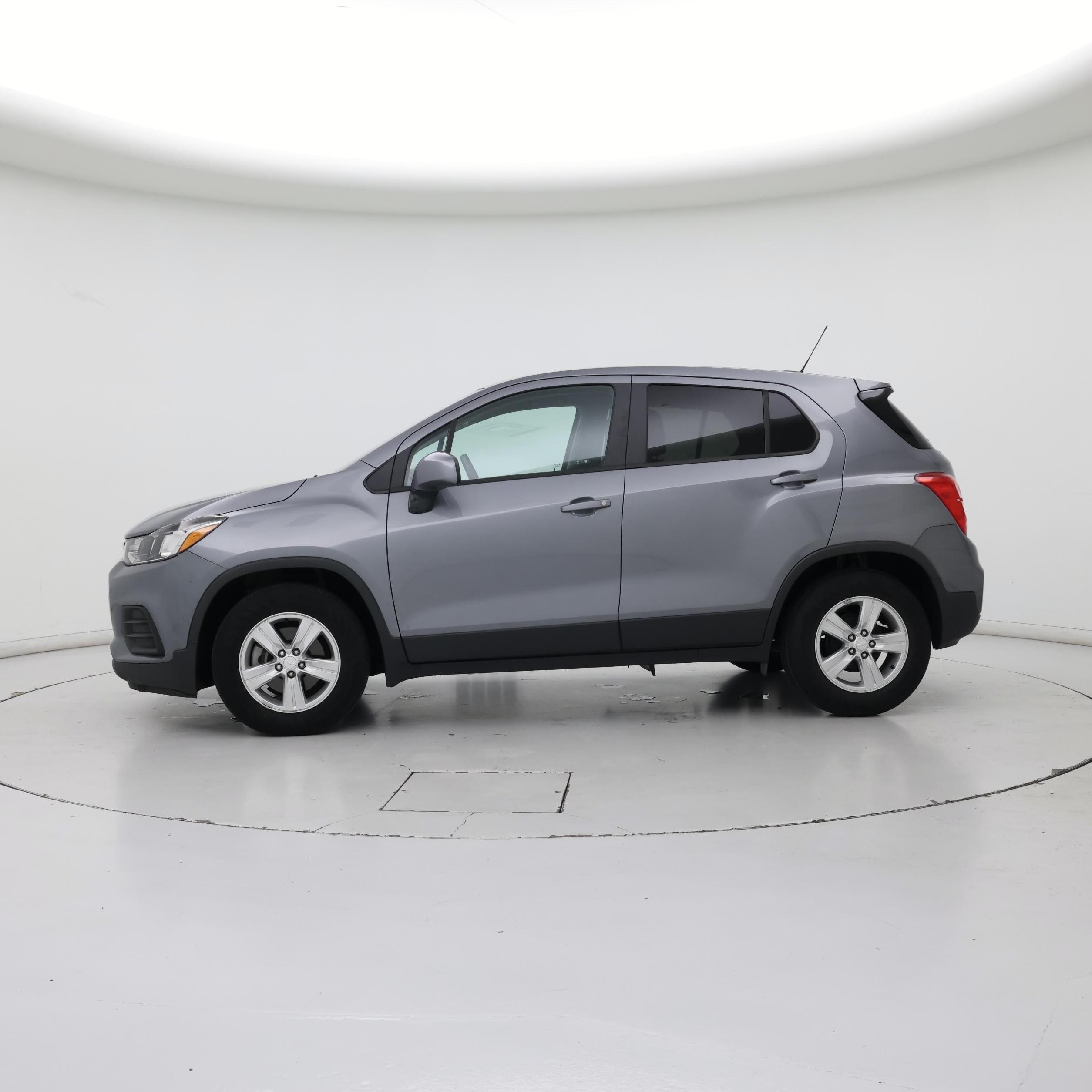 Thumbnail: 2020 Chevrolet Trax - 3