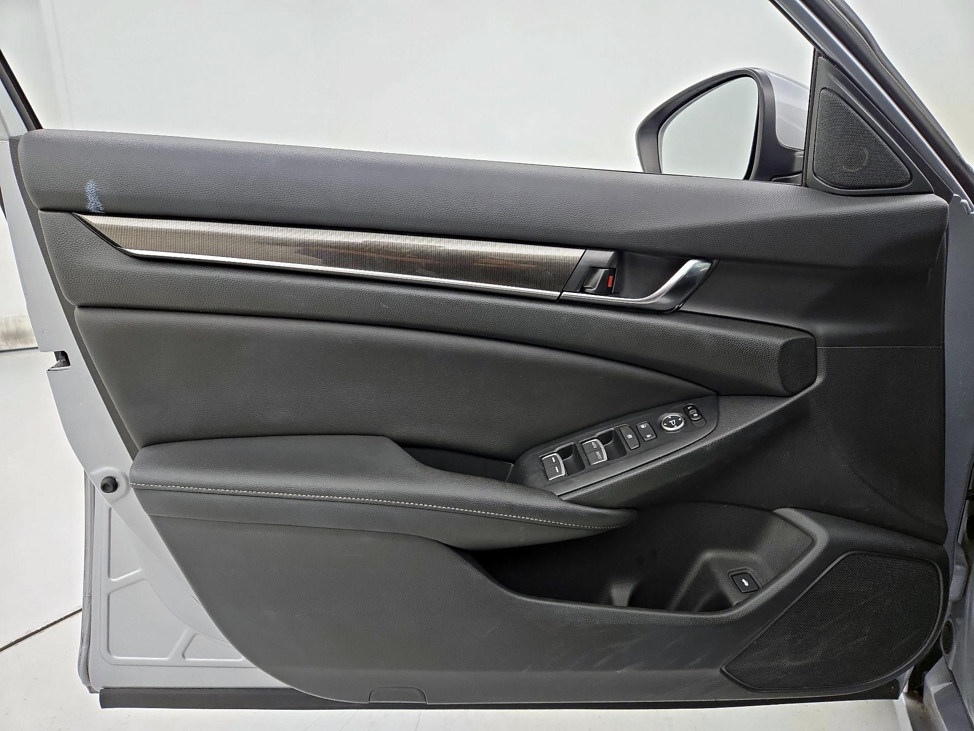 Thumbnail: 2019 Honda Accord - 12