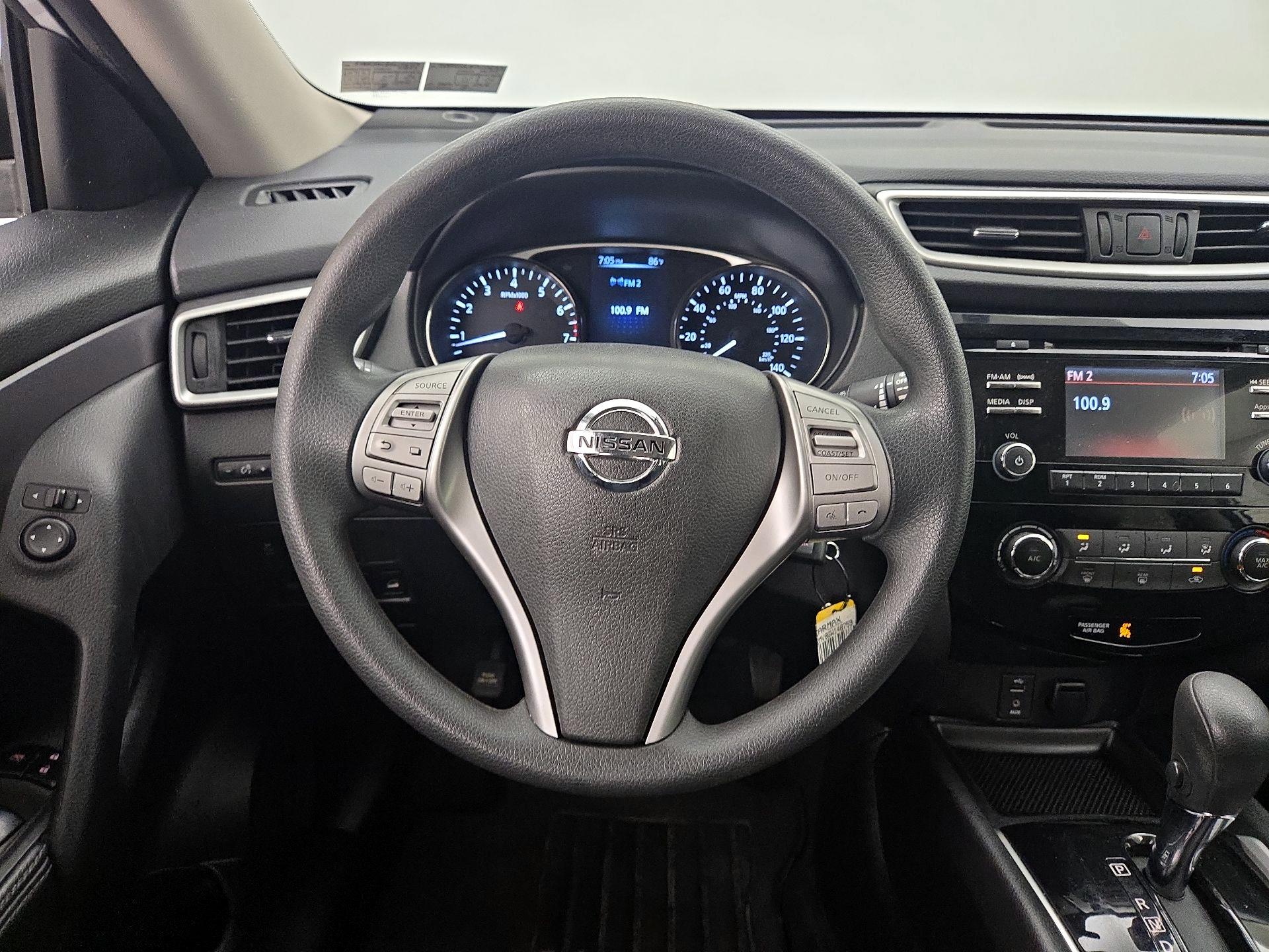Thumbnail: 2016 Nissan Rogue - 10