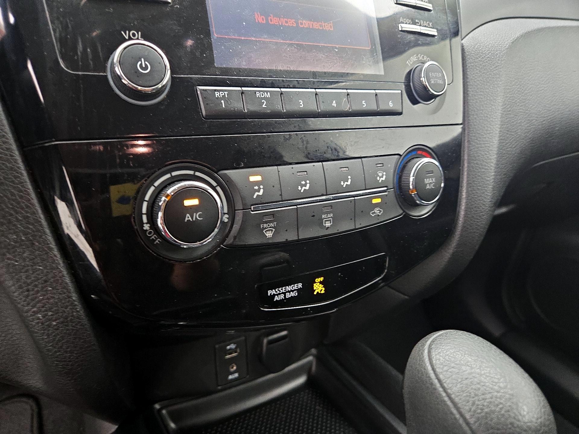Thumbnail: 2016 Nissan Rogue - 16