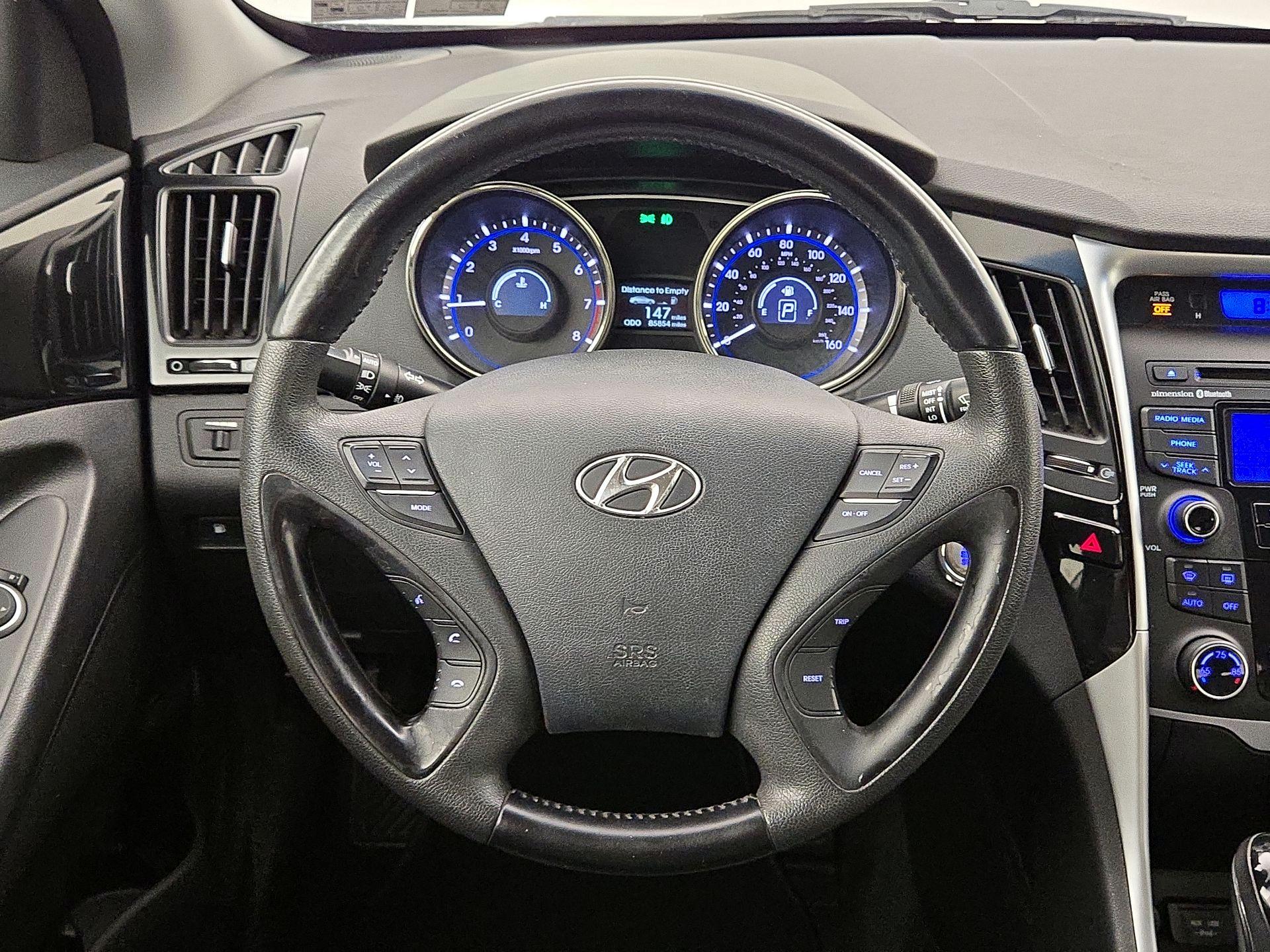 Thumbnail: 2013 Hyundai Sonata - 10