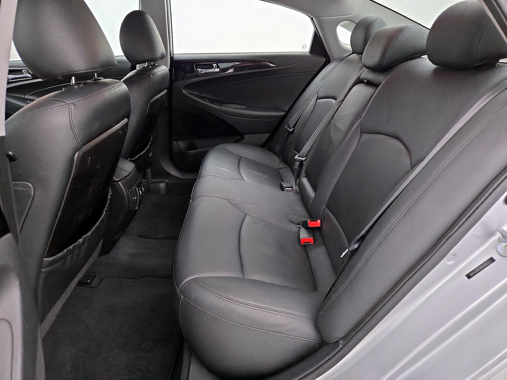 Thumbnail: 2013 Hyundai Sonata - 19