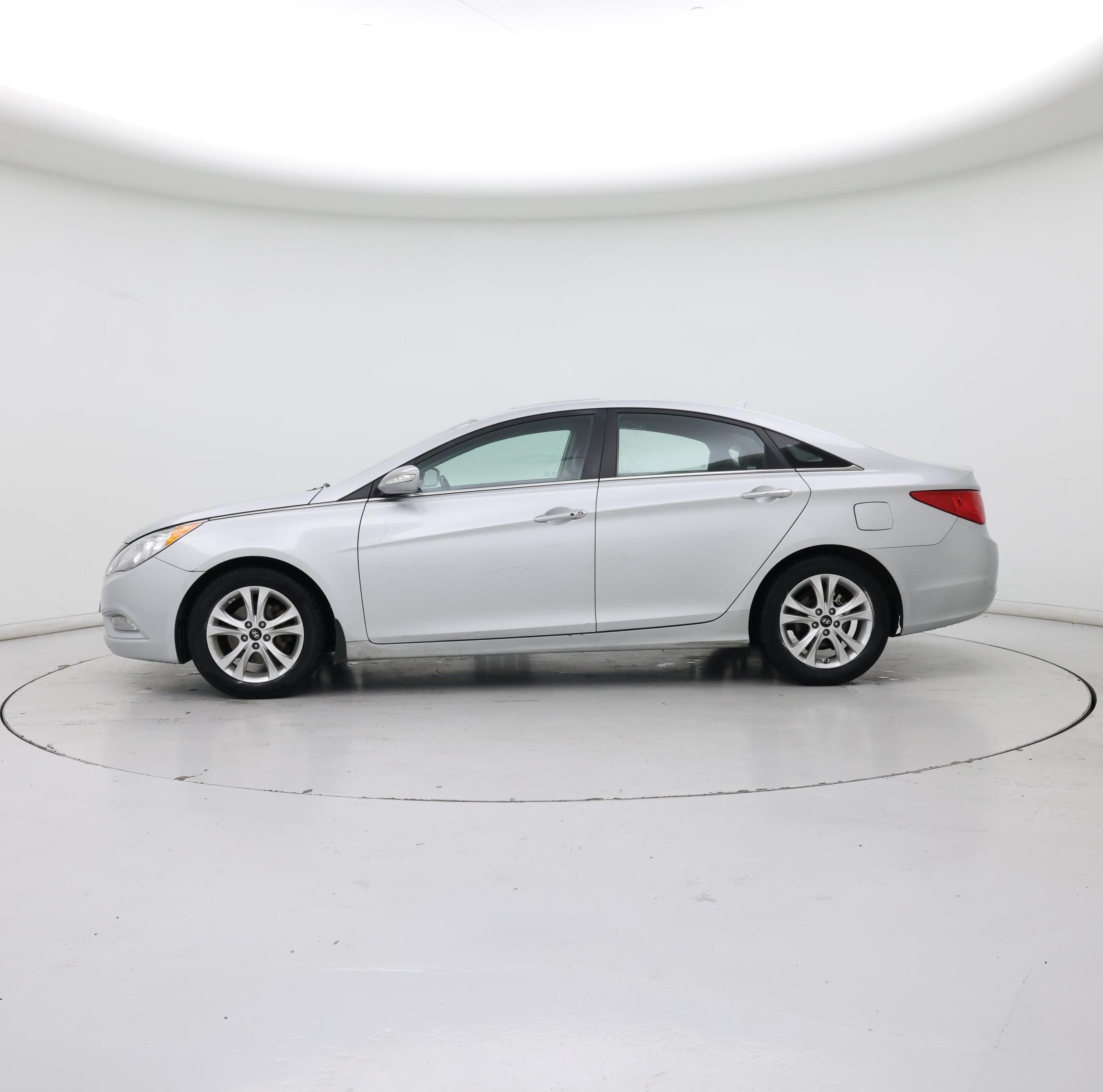 Thumbnail: 2013 Hyundai Sonata - 3