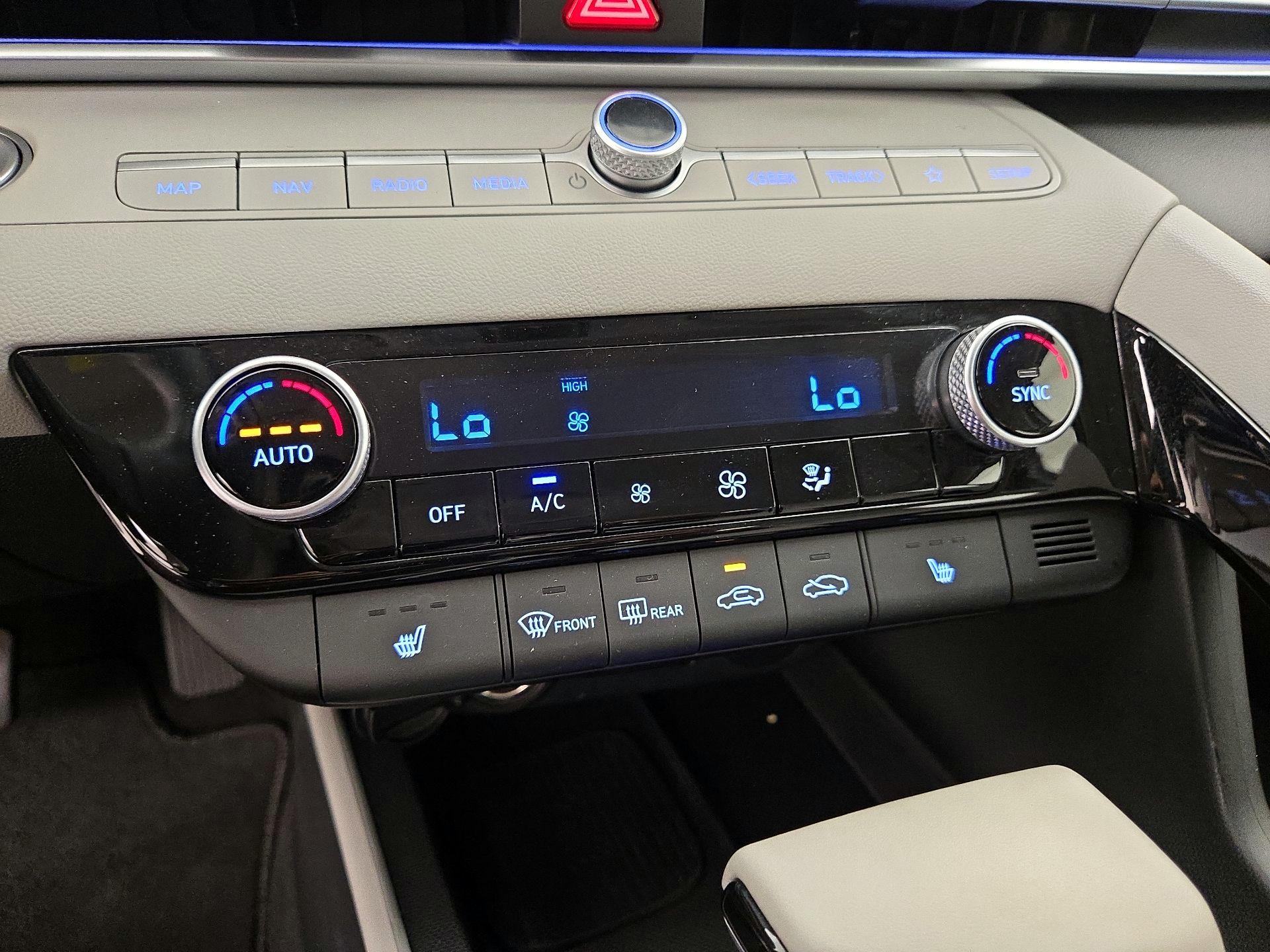 Thumbnail: 2024 Hyundai Elantra - 16