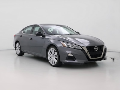 Gray 2022 Nissan Altima SR