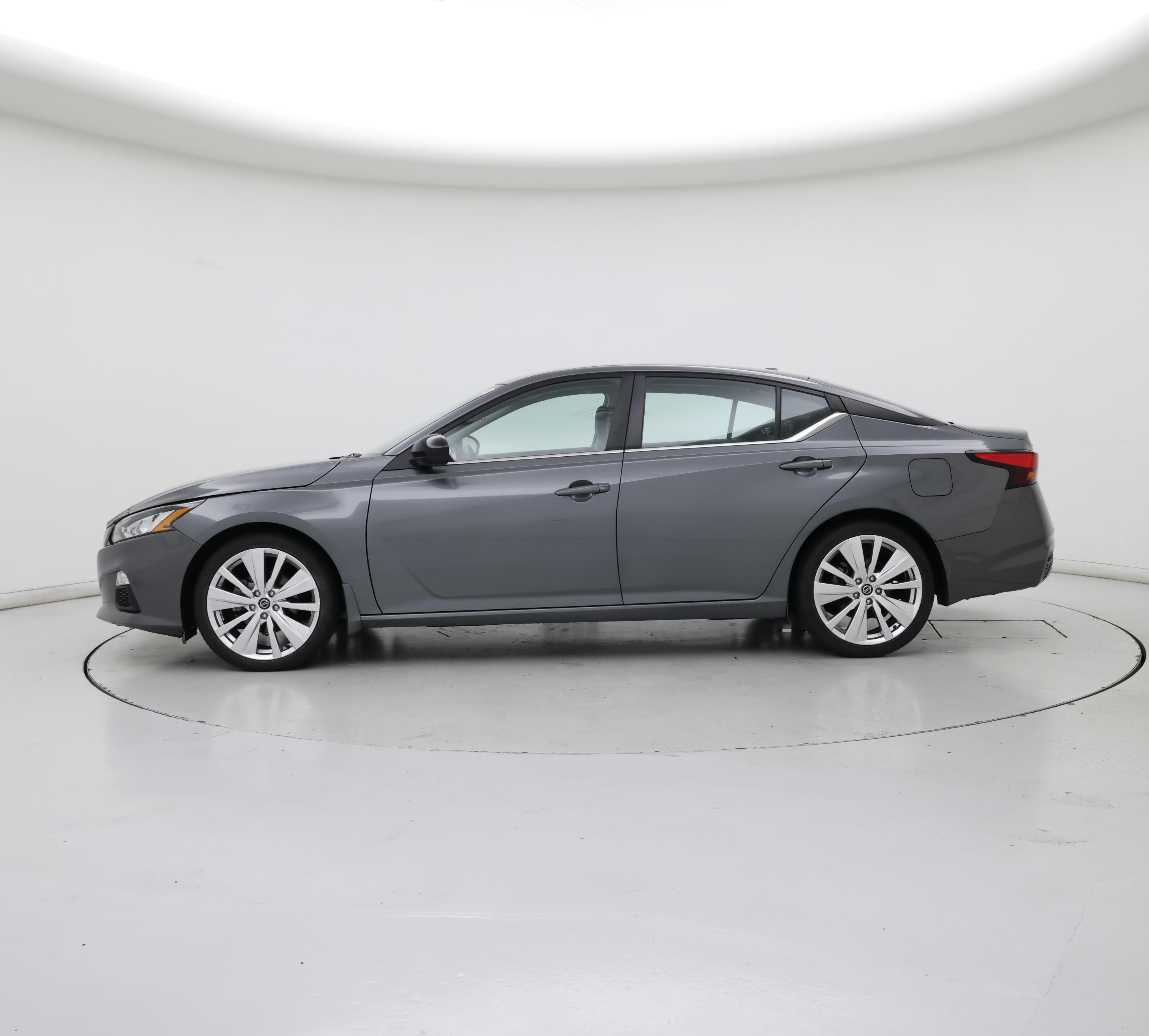 Thumbnail: 2022 Nissan Altima - 3