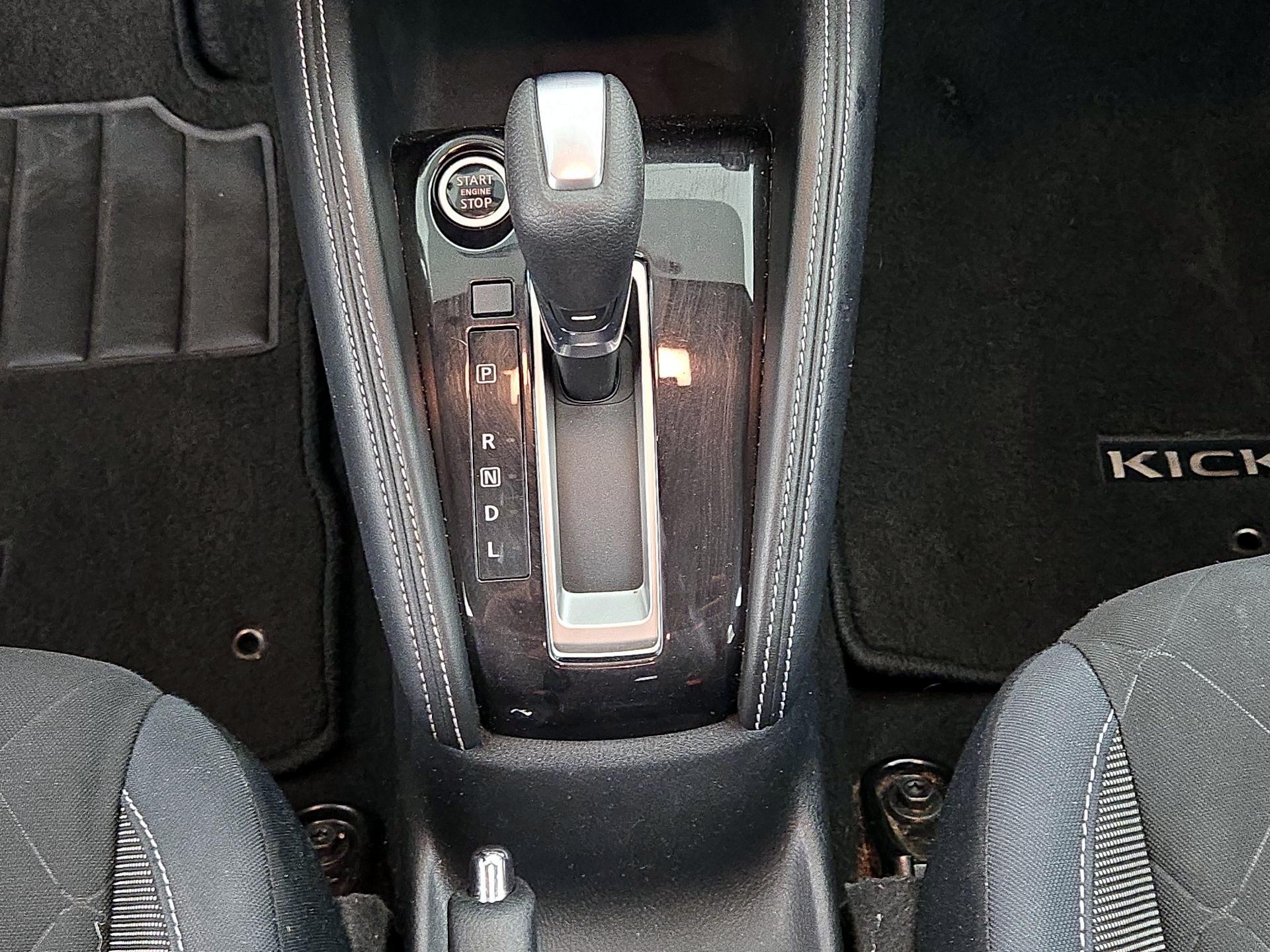 Thumbnail: 2019 Nissan Kicks - 16