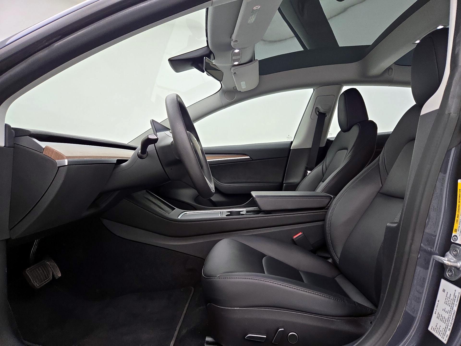 Thumbnail: 2023 Tesla Model 3 - 11