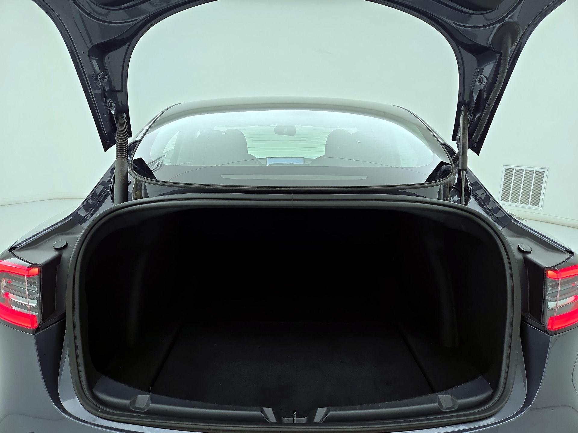 Thumbnail: 2023 Tesla Model 3 - 20