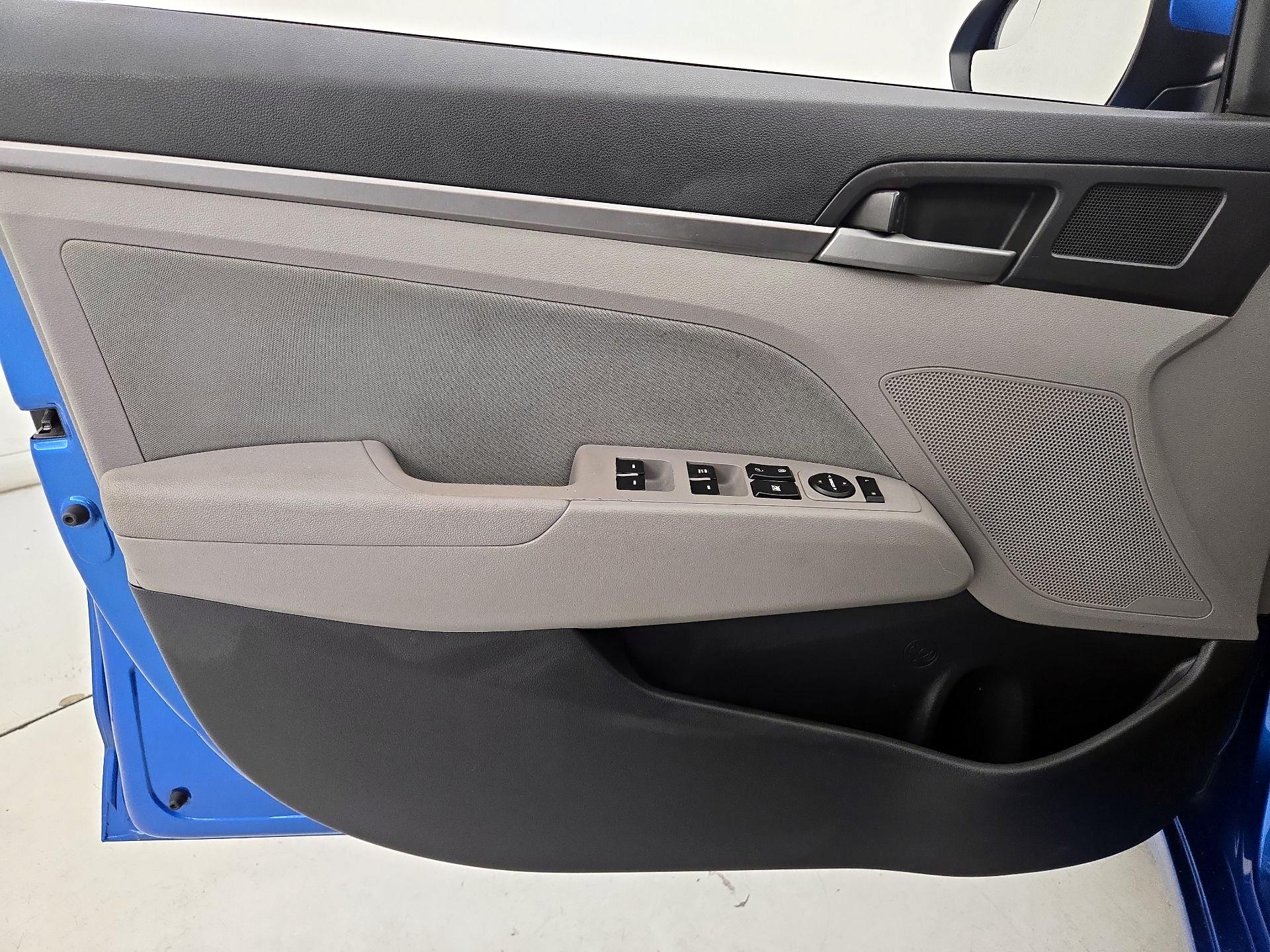Thumbnail: 2017 Hyundai Elantra - 12