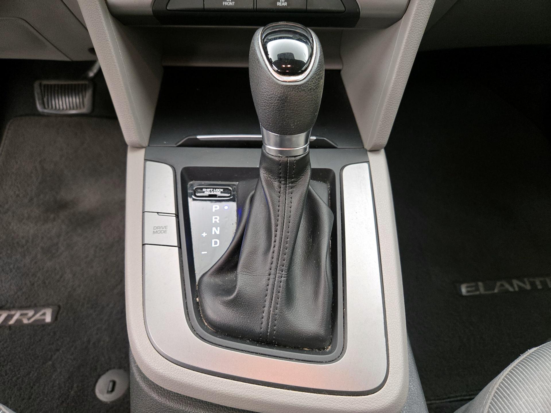 Thumbnail: 2017 Hyundai Elantra - 17