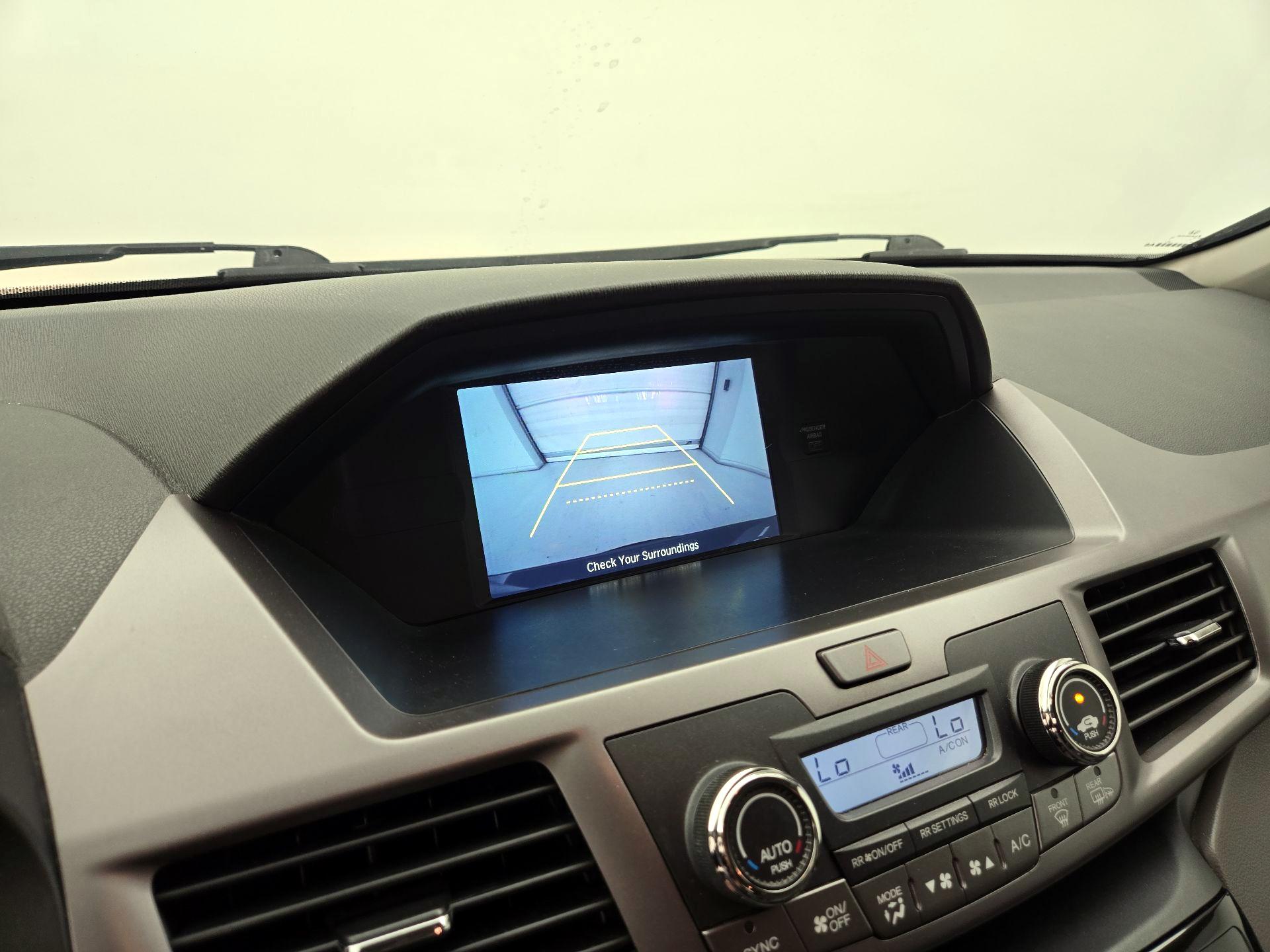 Thumbnail: 2015 Honda Odyssey - 14
