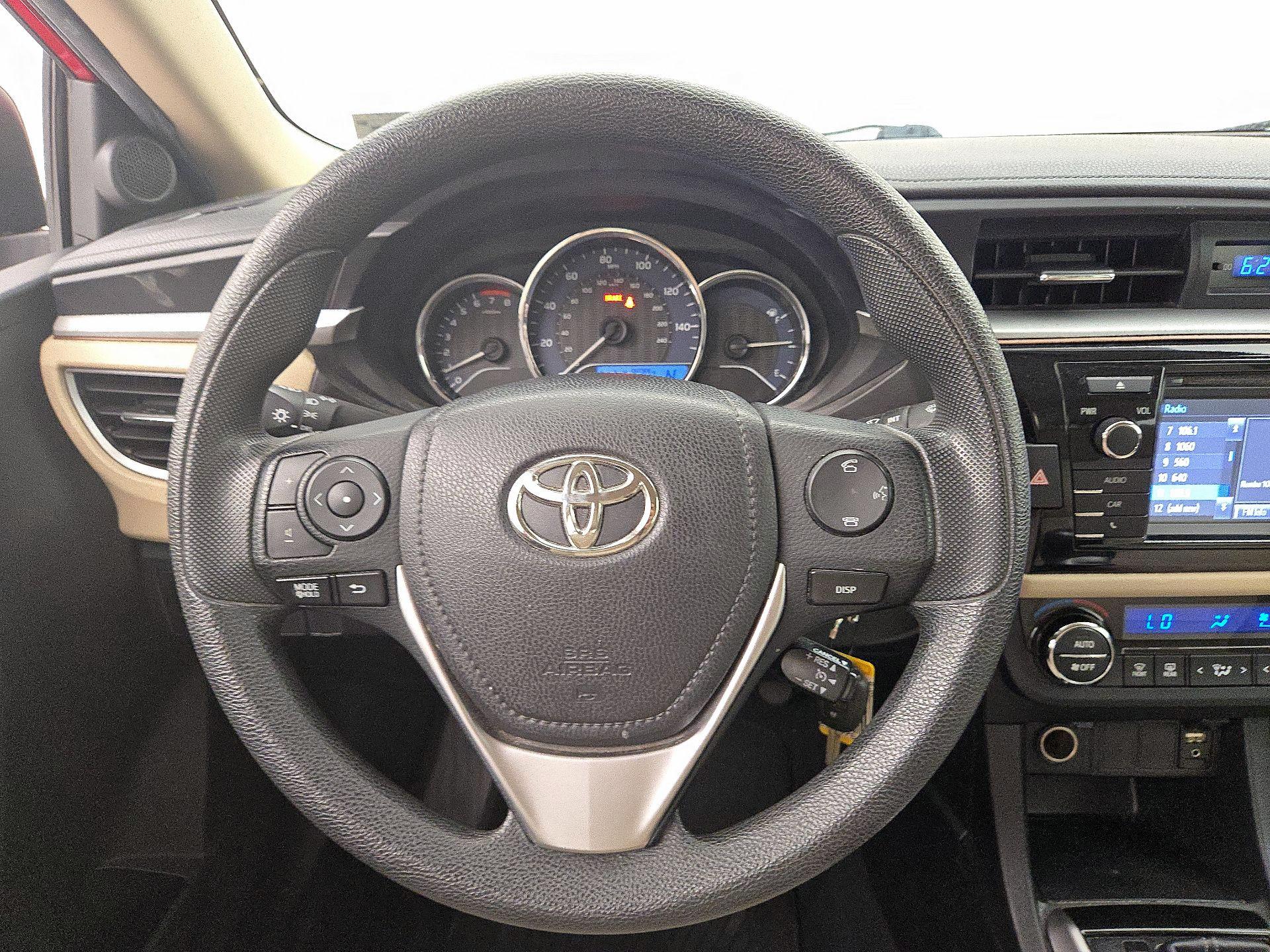 Thumbnail: 2015 Toyota Corolla - 10