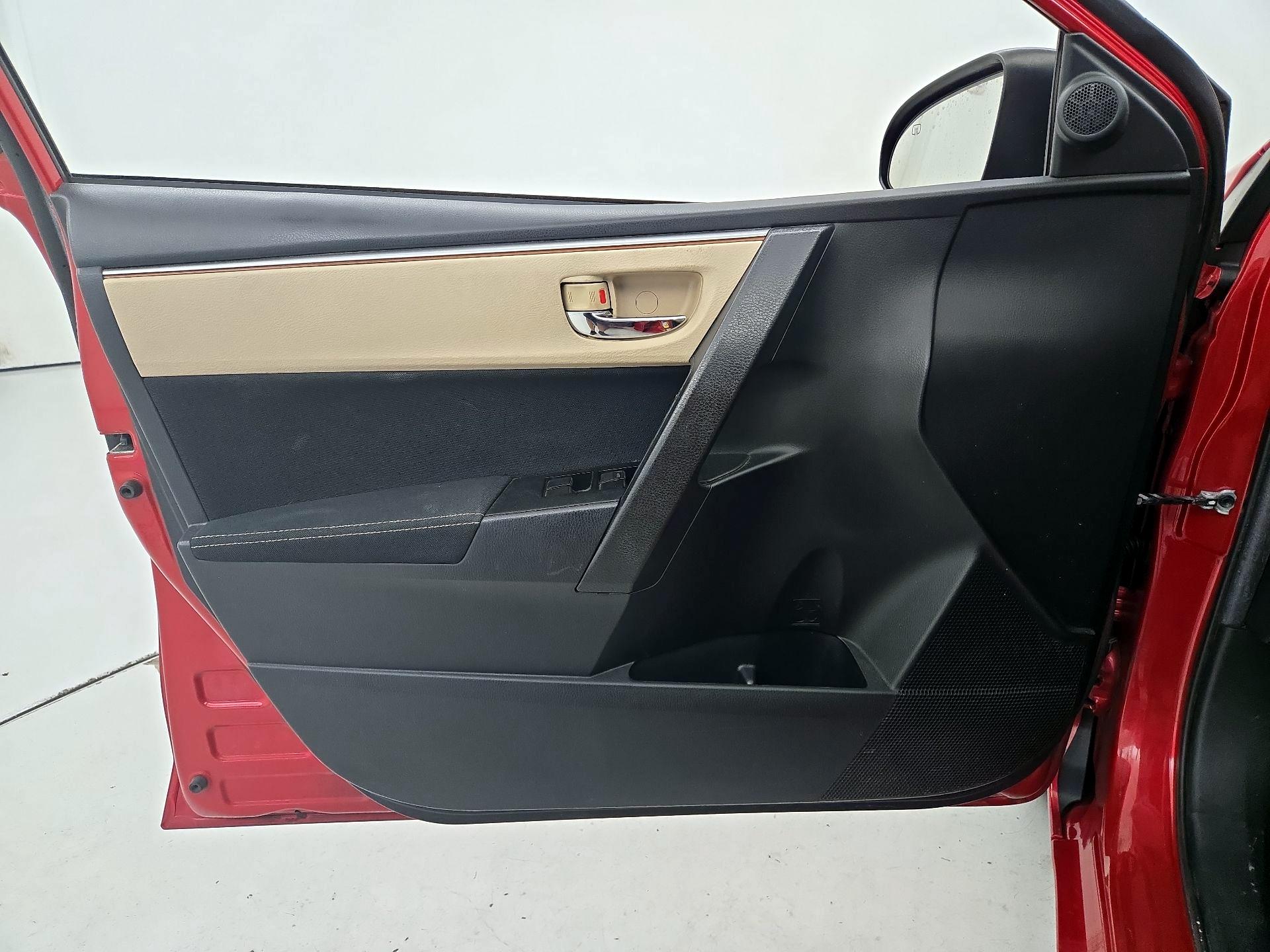 Thumbnail: 2015 Toyota Corolla - 12