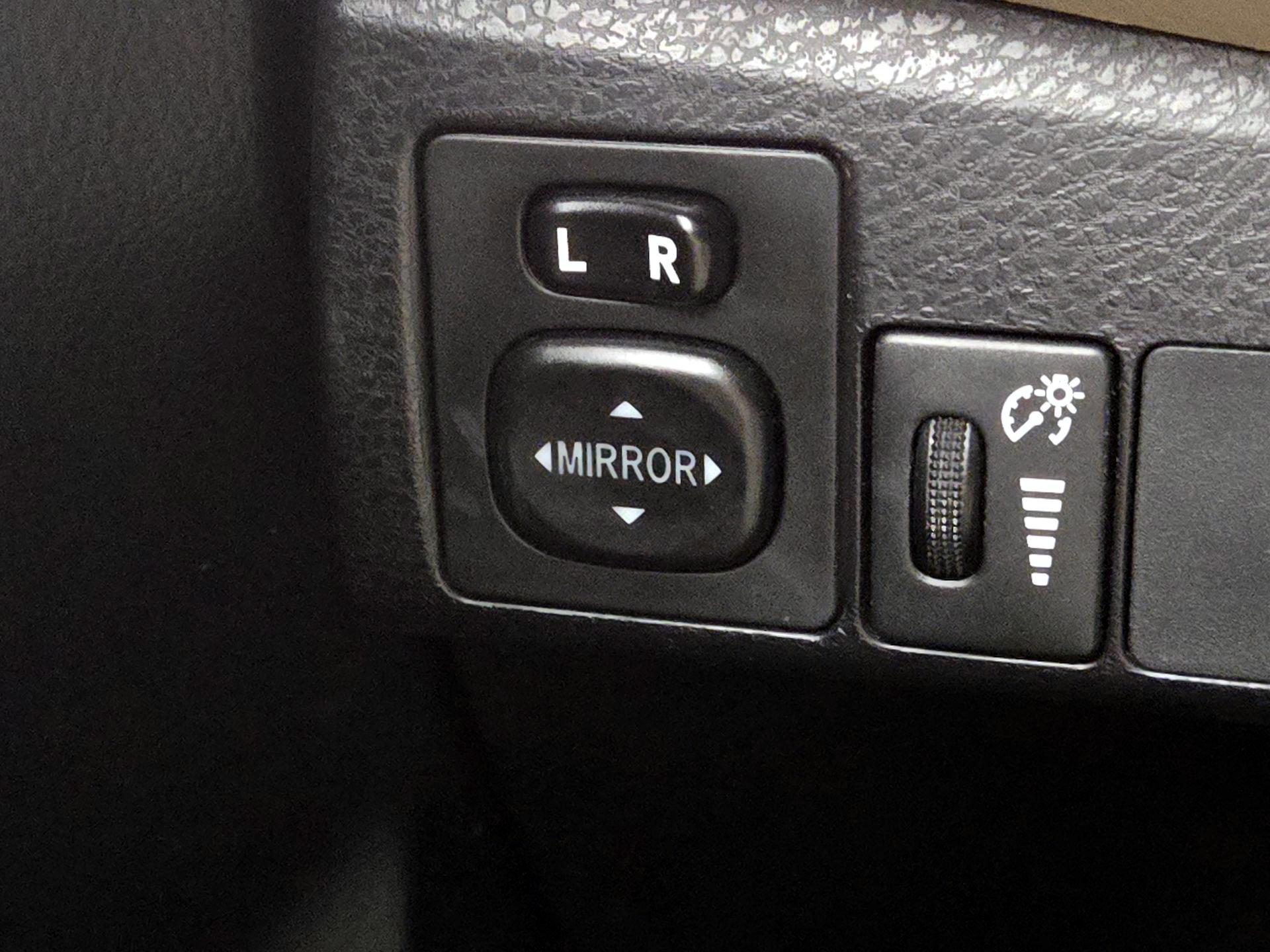 Thumbnail: 2015 Toyota Corolla - 13