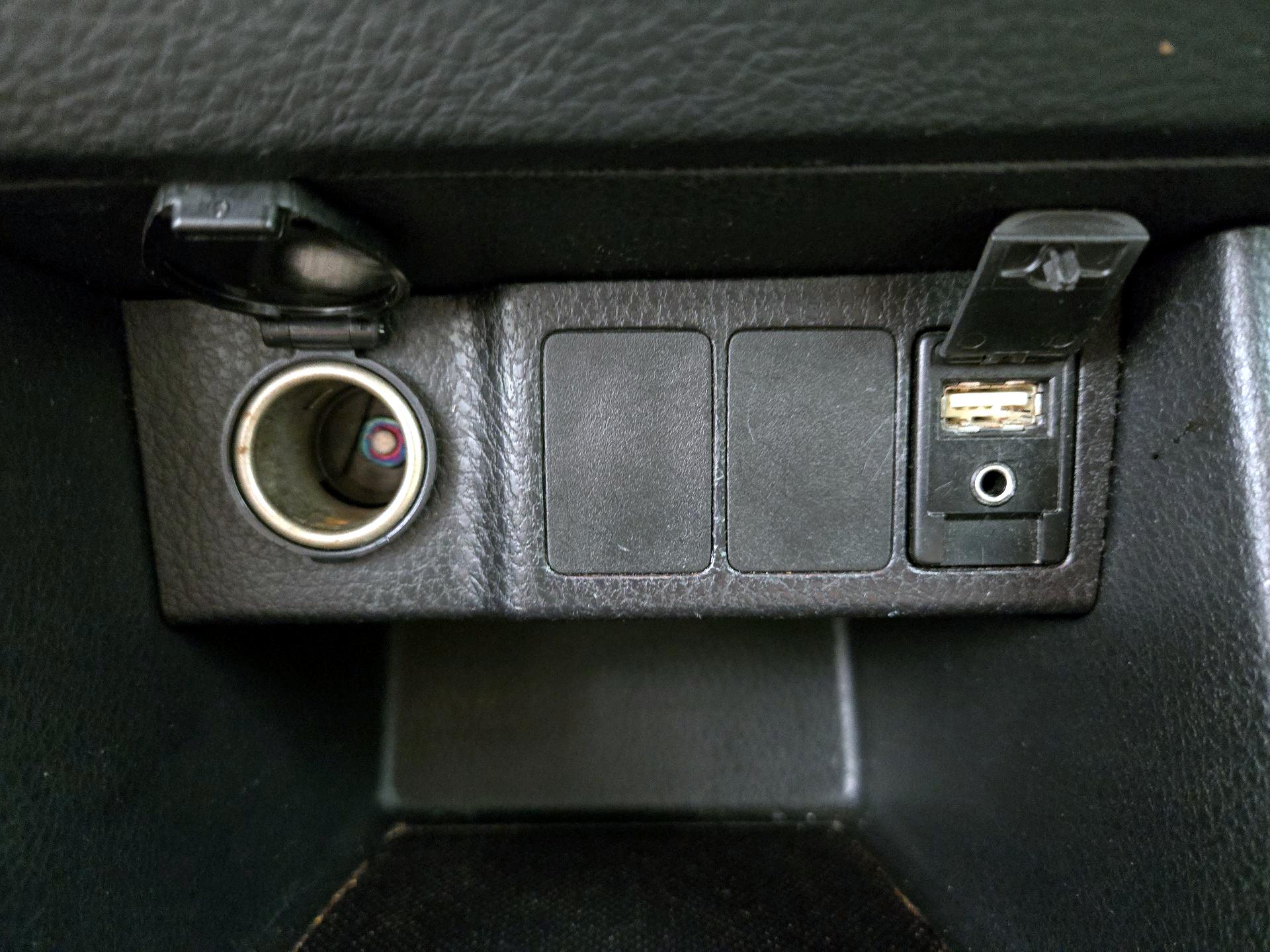 Thumbnail: 2015 Toyota Corolla - 18