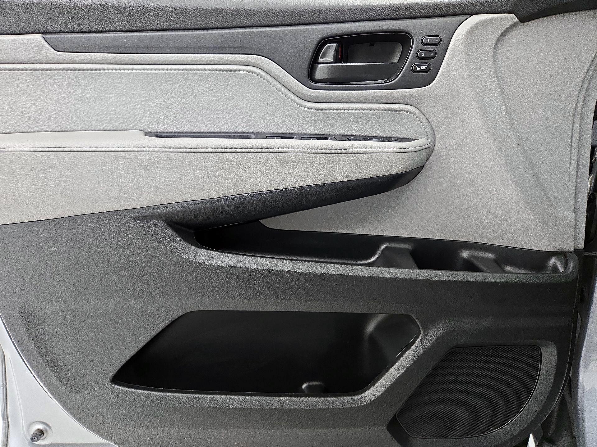 Thumbnail: 2019 Honda Odyssey - 12