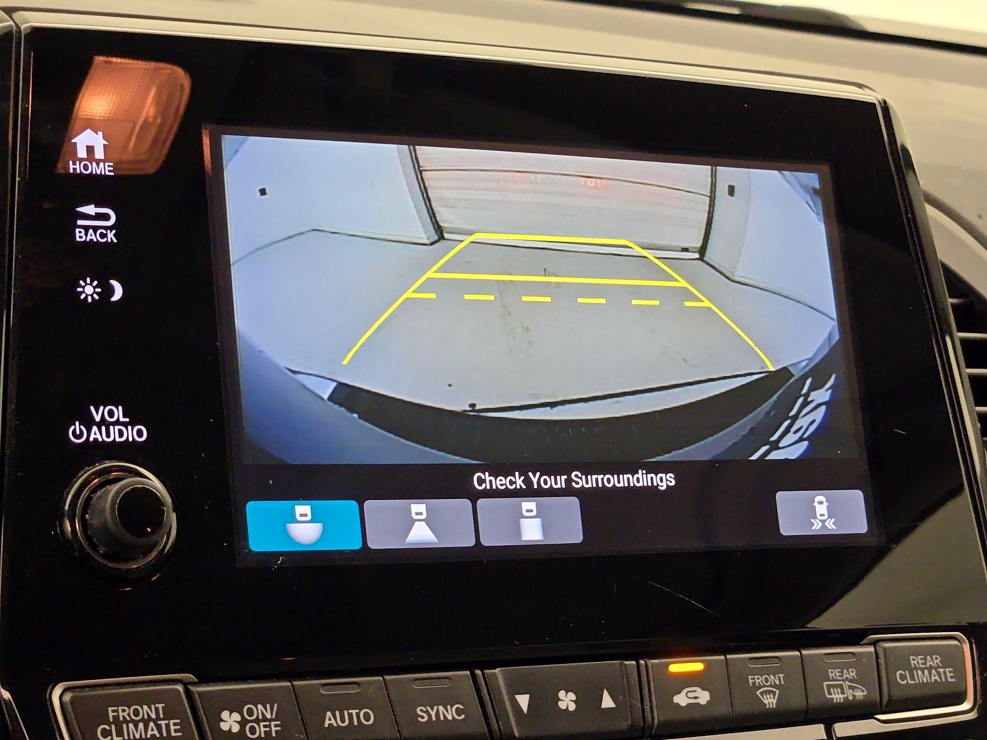 Thumbnail: 2019 Honda Odyssey - 15