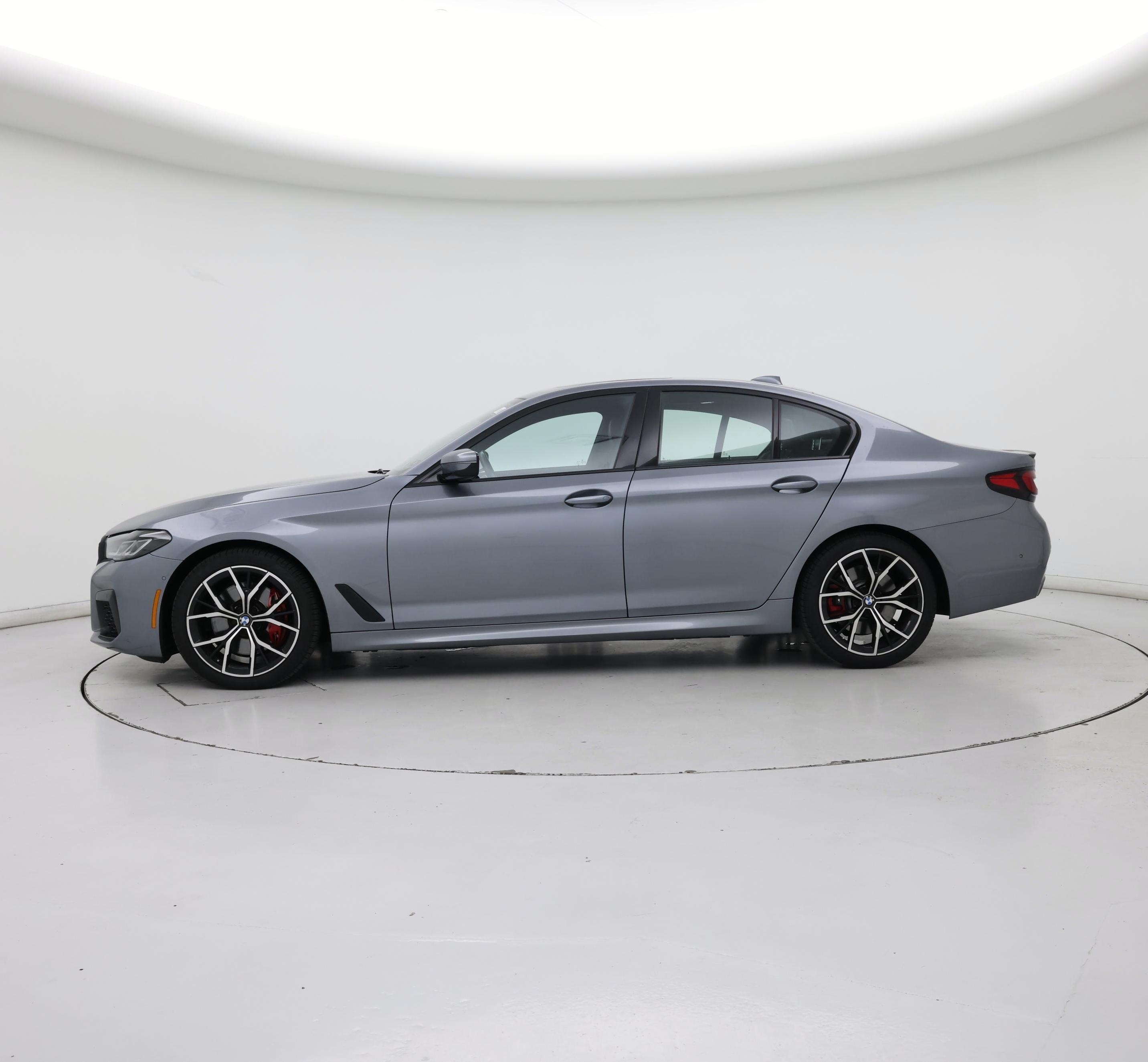 Thumbnail: 2022 BMW 5 Series - 3