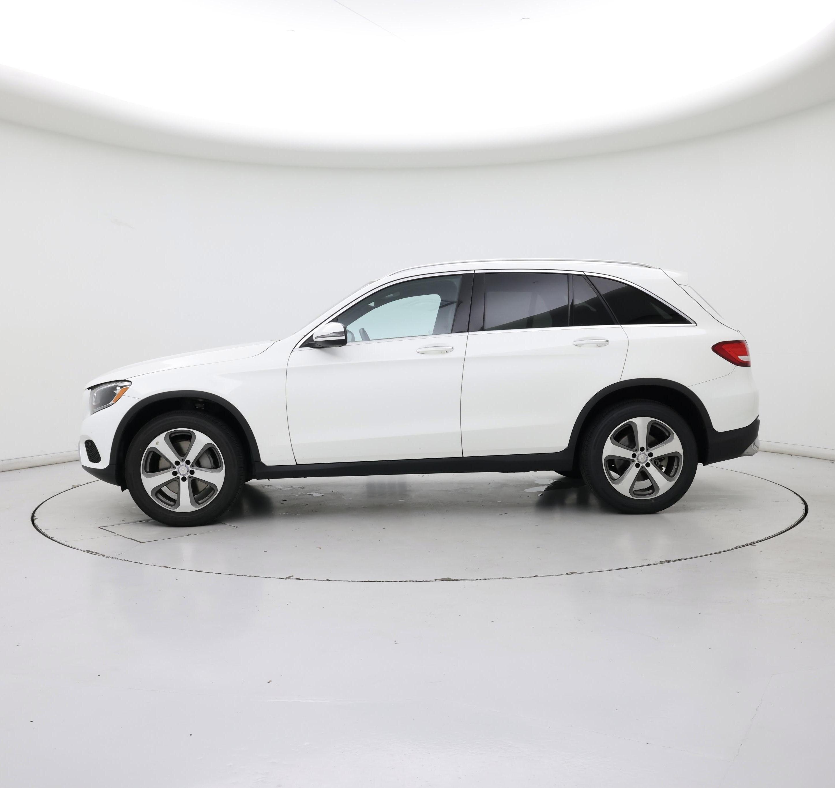 Thumbnail: 2017 Mercedes-Benz GLC - 3