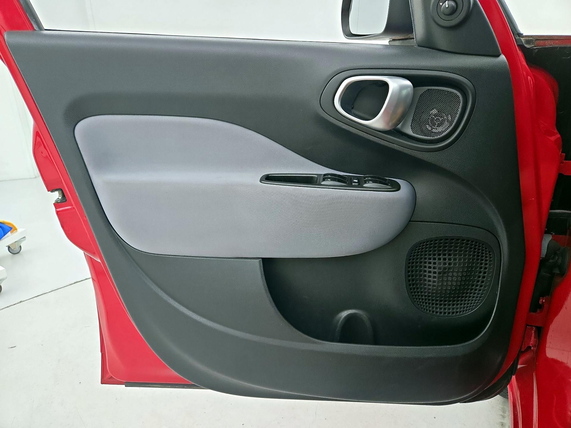 Thumbnail: 2014 Fiat 500L - 12