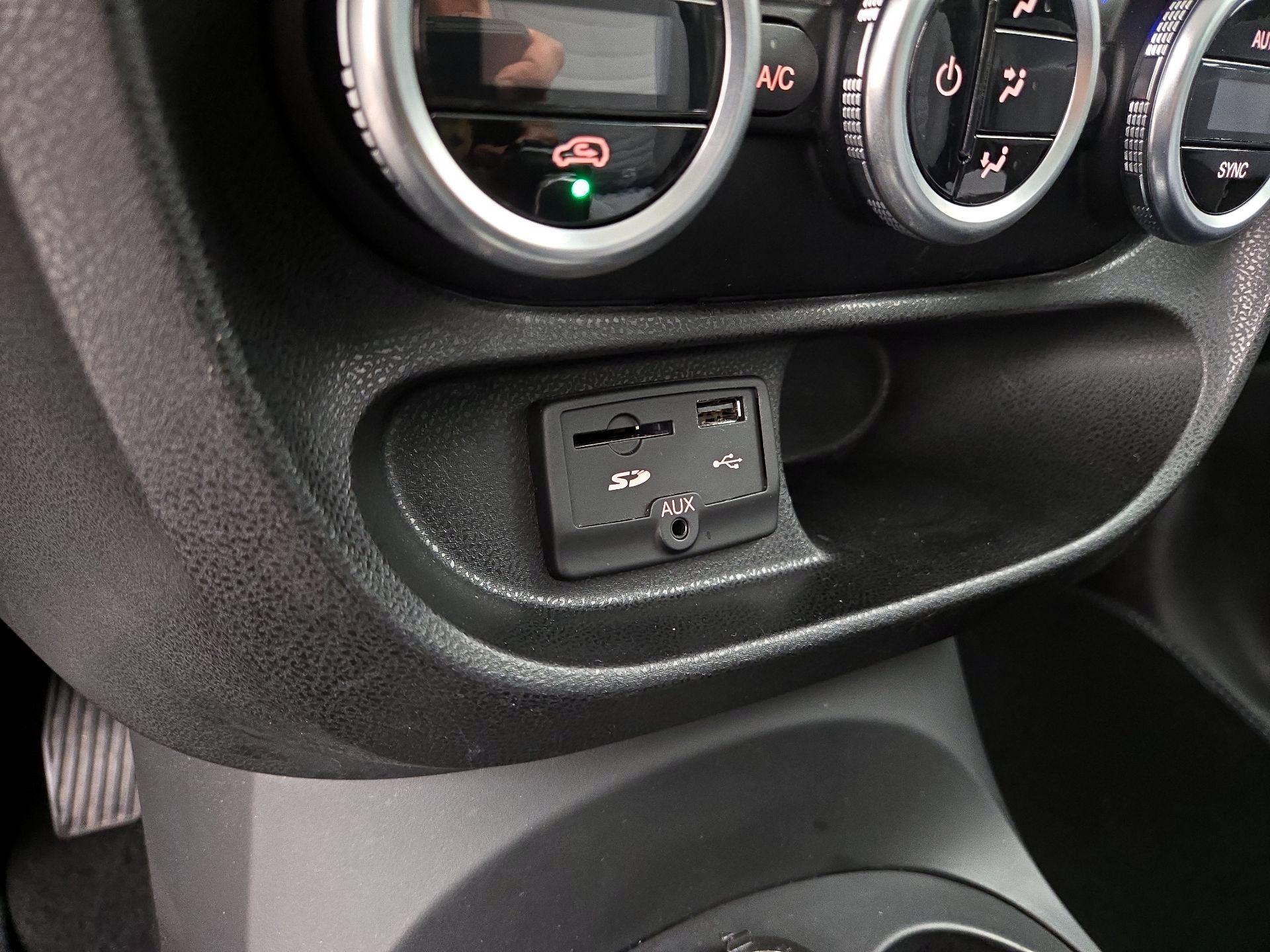 Thumbnail: 2014 Fiat 500L - 18