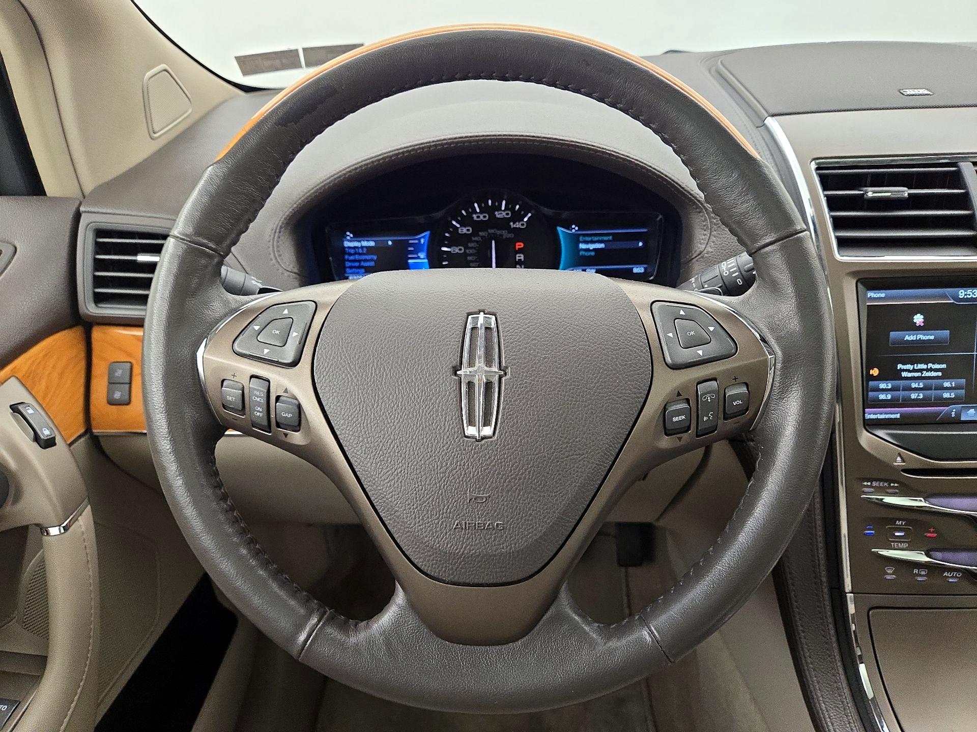 Thumbnail: 2015 Lincoln MKX - 10