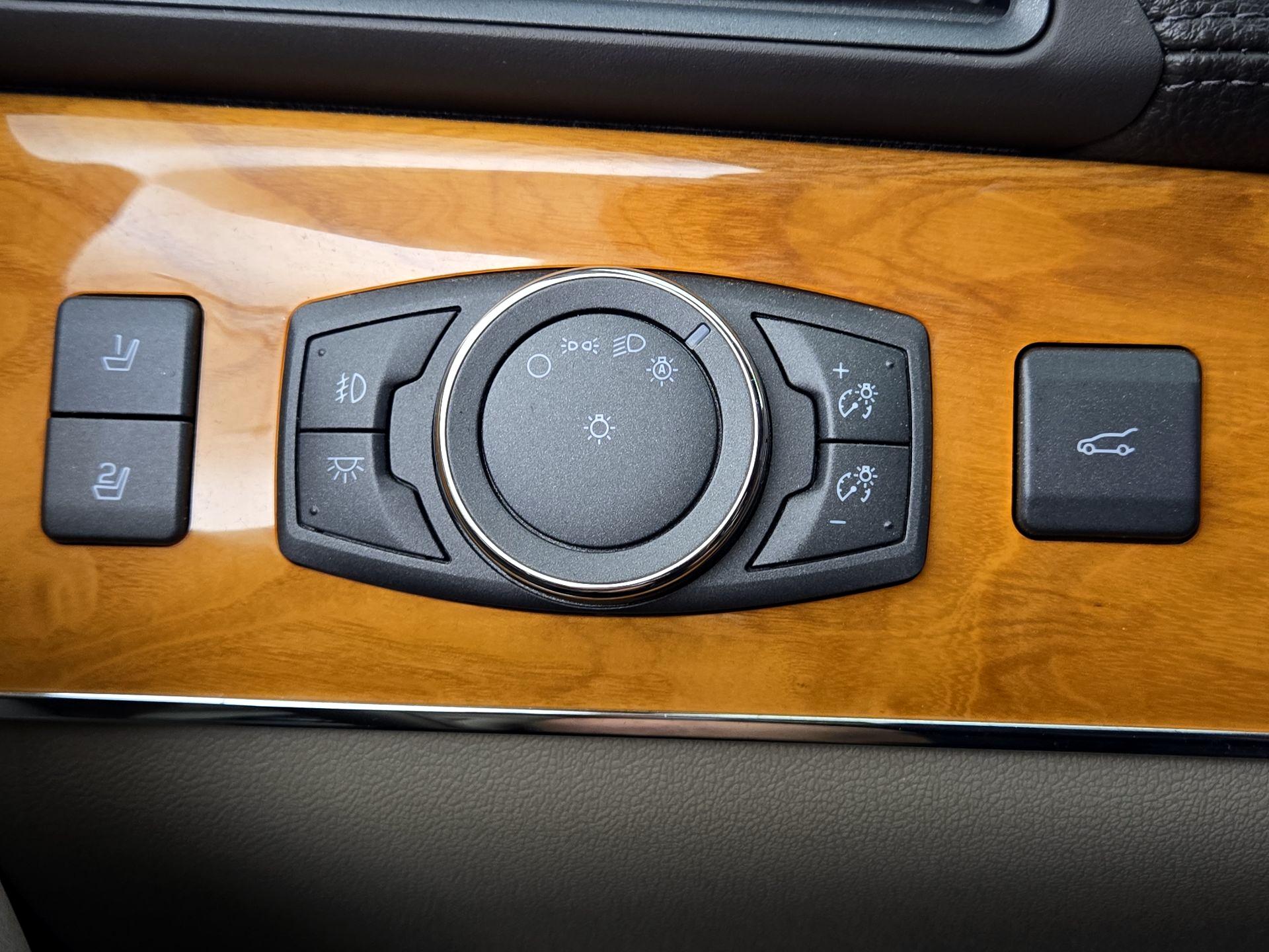 Thumbnail: 2015 Lincoln MKX - 13