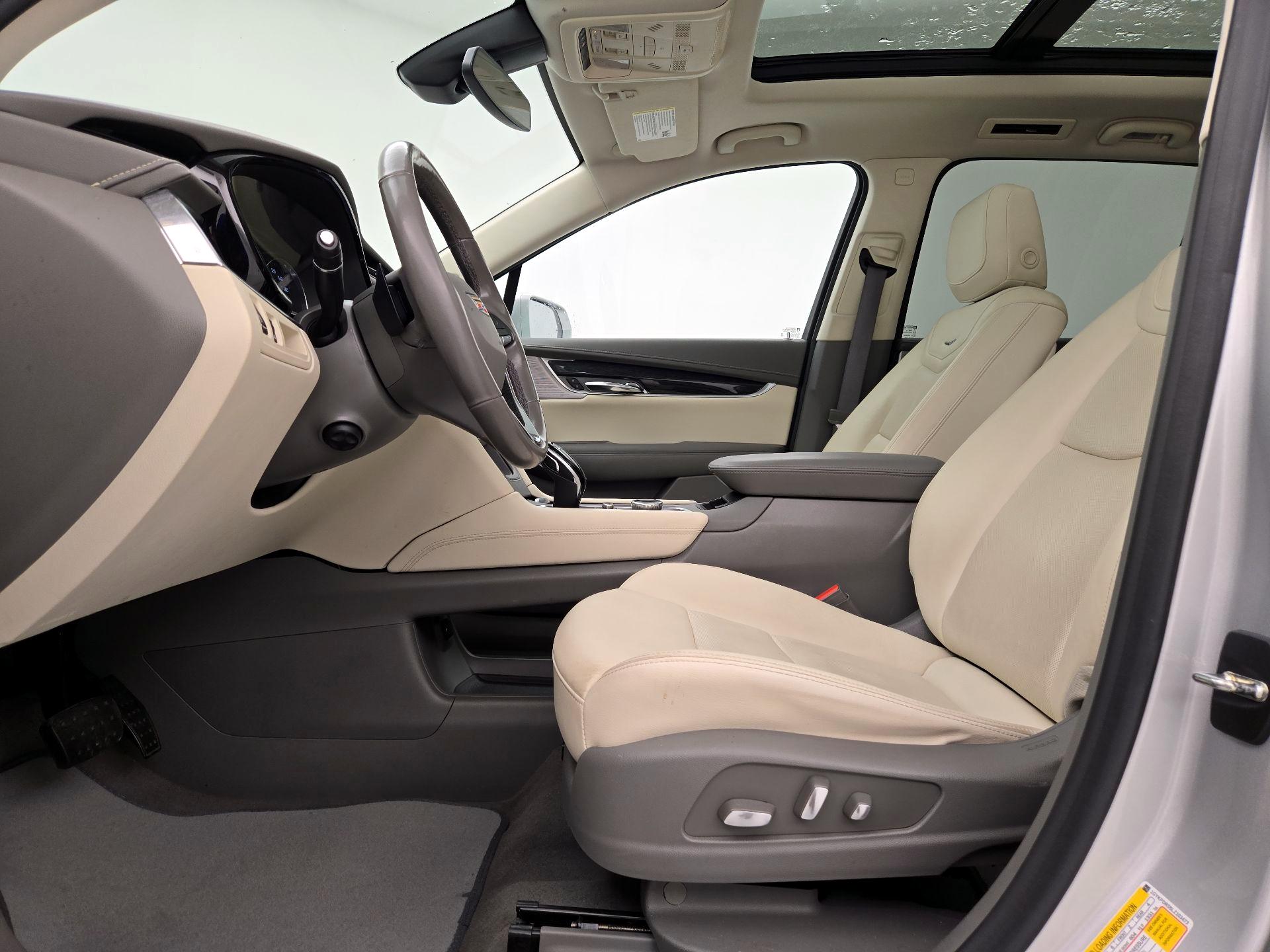 Thumbnail: 2020 Cadillac XT6 - 11
