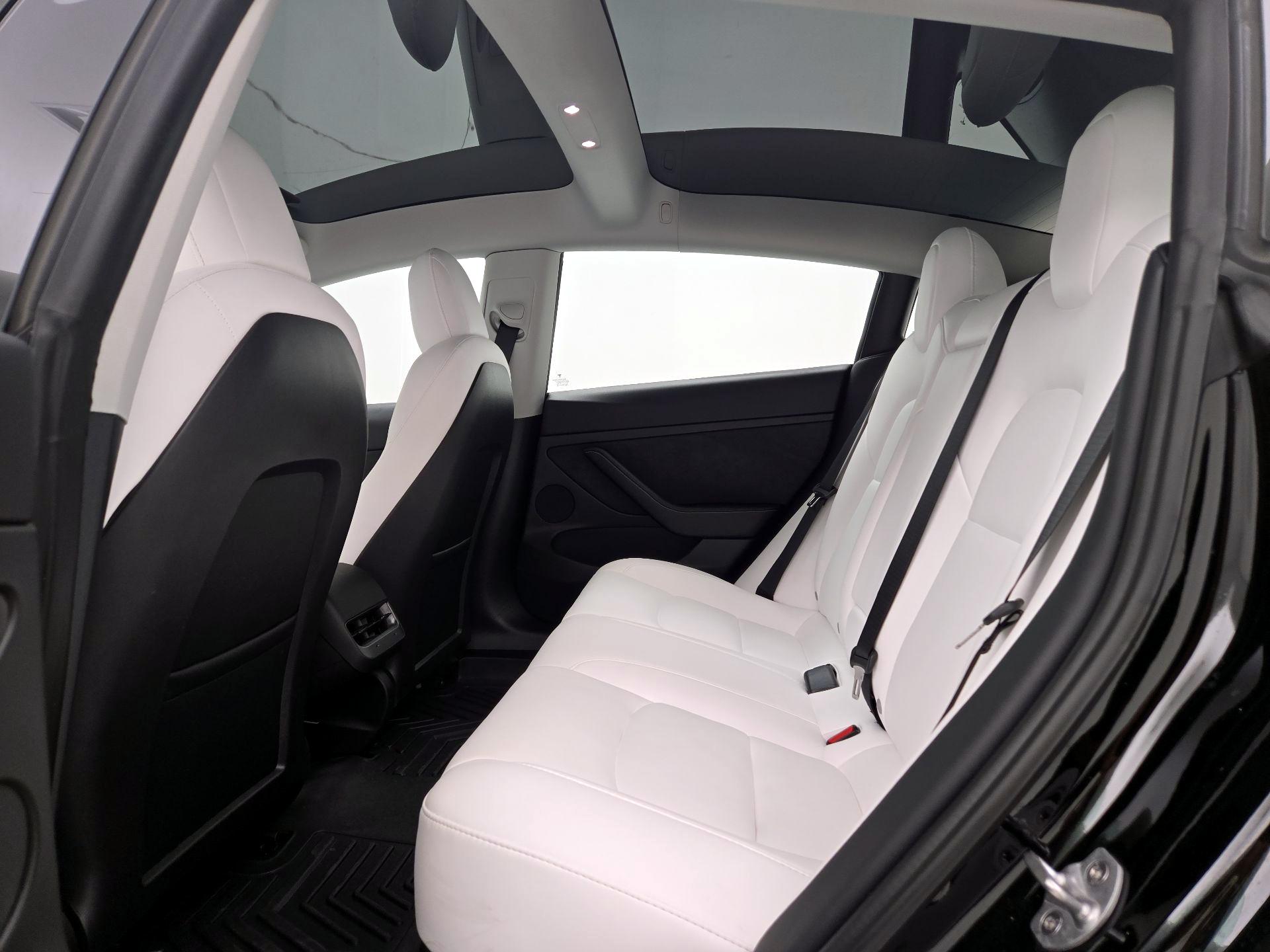 Thumbnail: 2023 Tesla Model 3 - 19