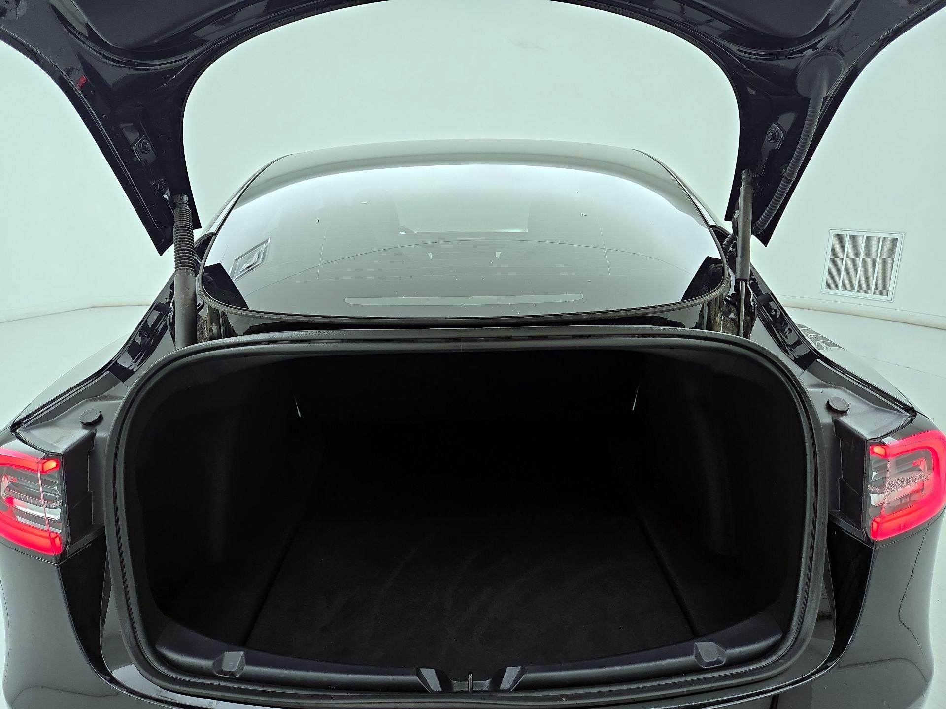 Thumbnail: 2023 Tesla Model 3 - 20