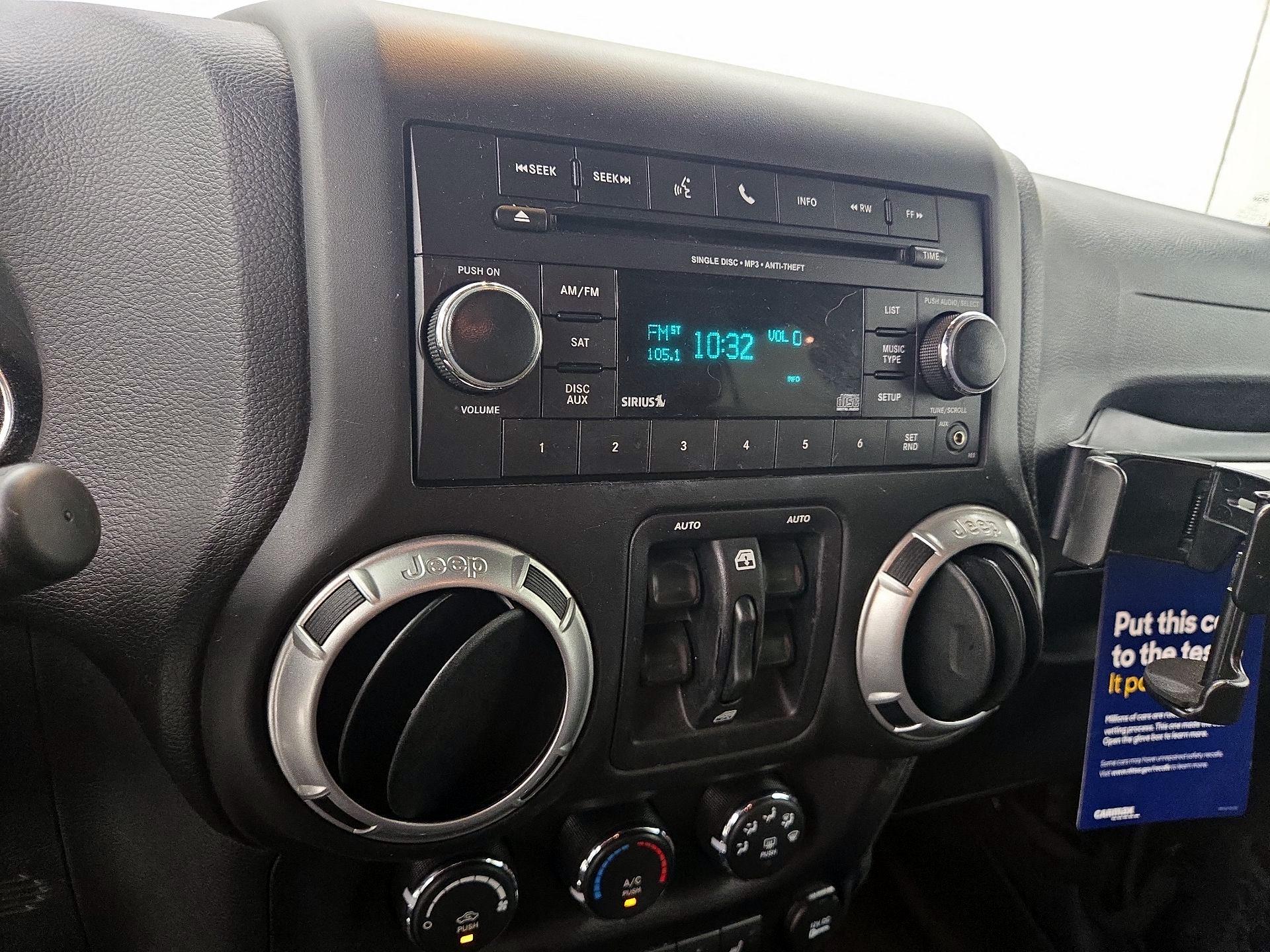 Thumbnail: 2015 Jeep Wrangler - 13