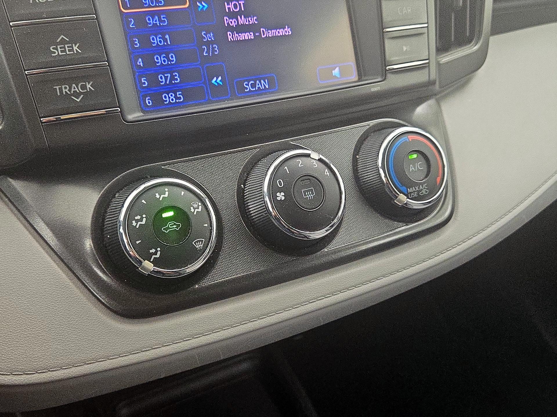Thumbnail: 2013 Toyota RAV4 - 16