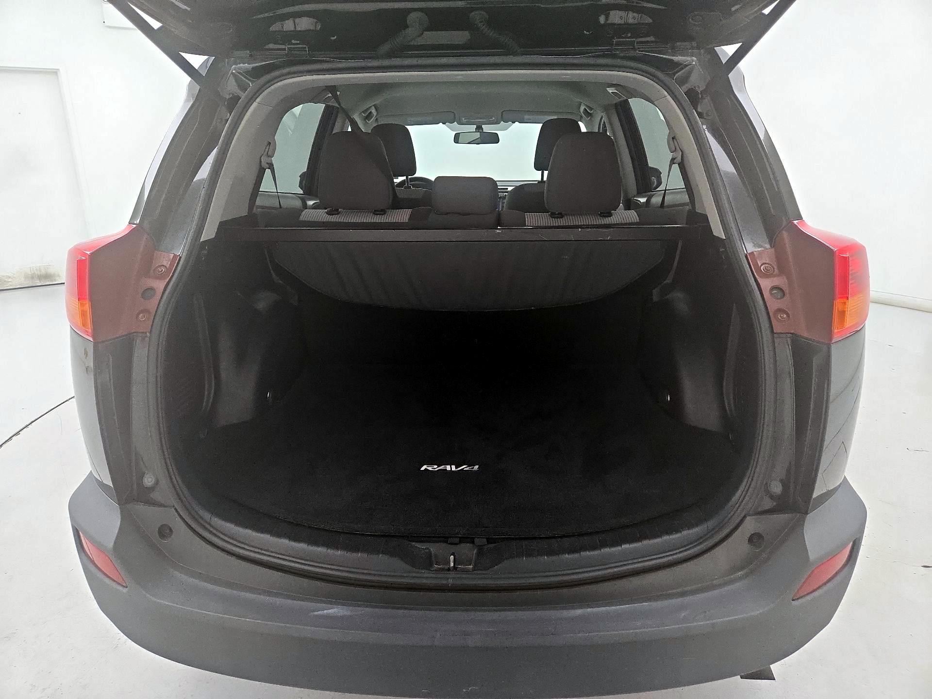 Thumbnail: 2013 Toyota RAV4 - 20