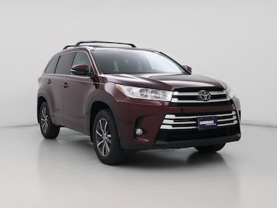 Red 2017 Toyota Highlander XLE