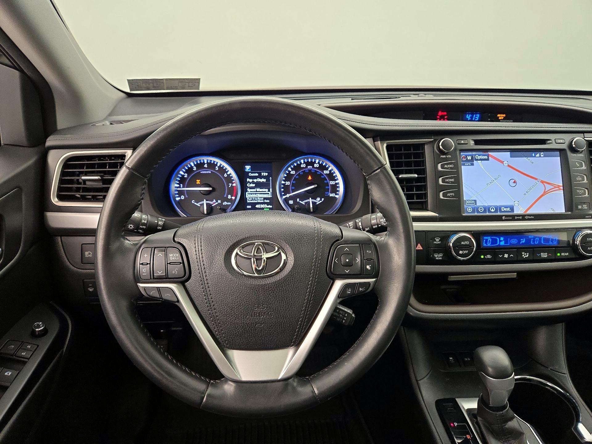 Thumbnail: 2017 Toyota Highlander - 10