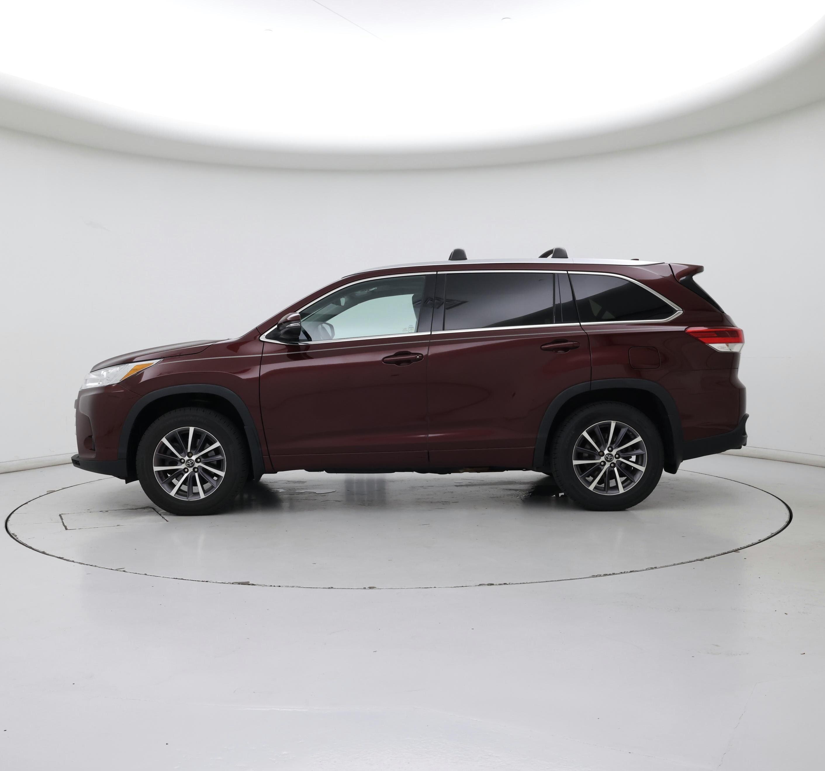 Thumbnail: 2017 Toyota Highlander - 3
