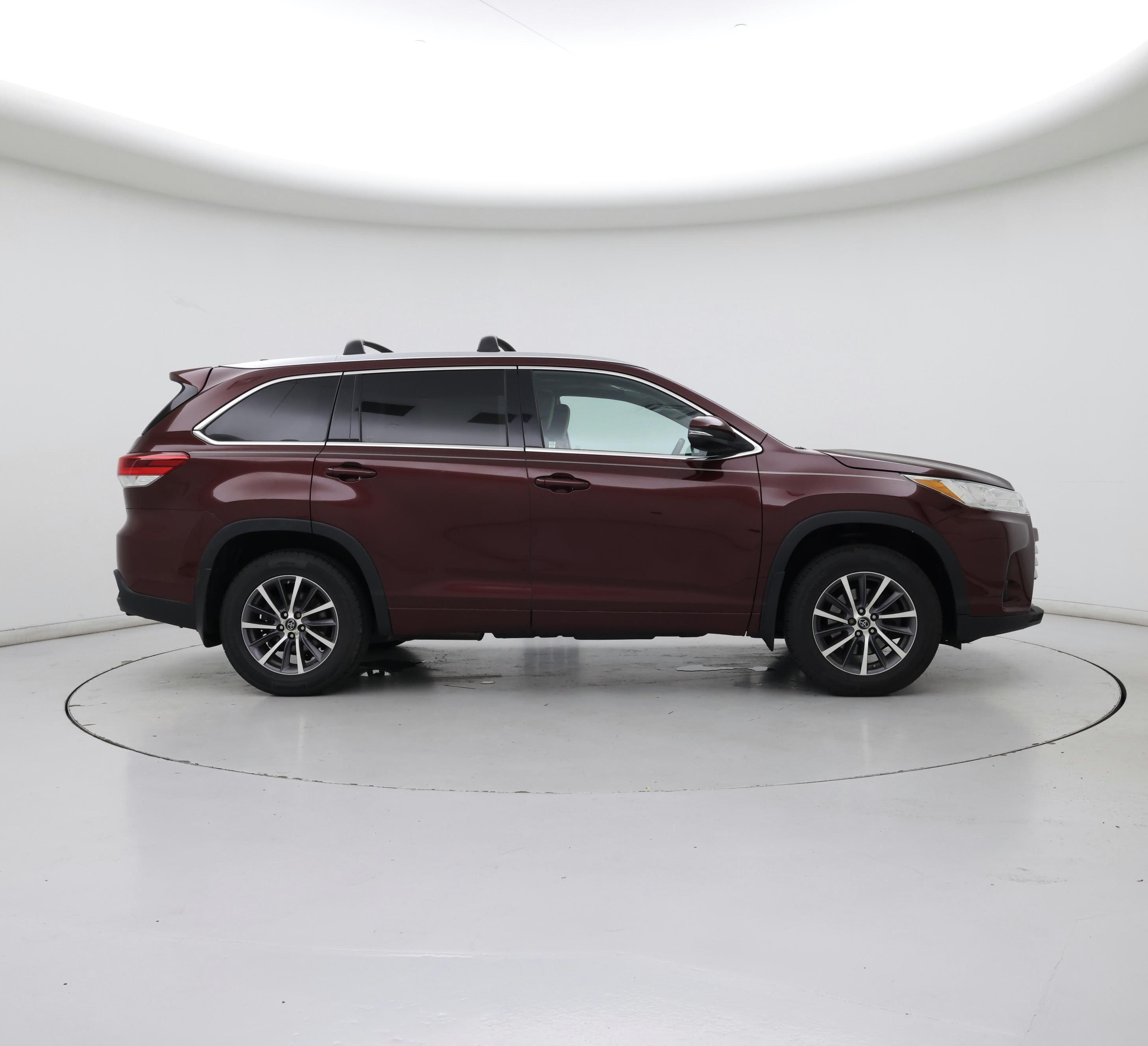 Thumbnail: 2017 Toyota Highlander - 7