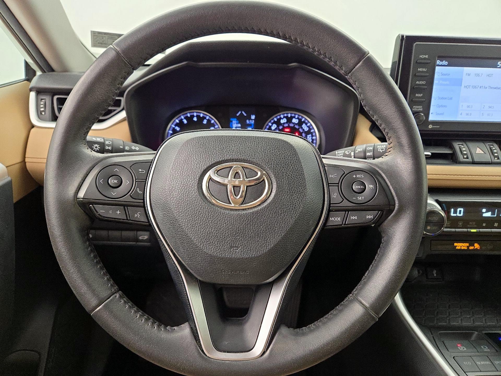 Thumbnail: 2020 Toyota RAV4 - 10