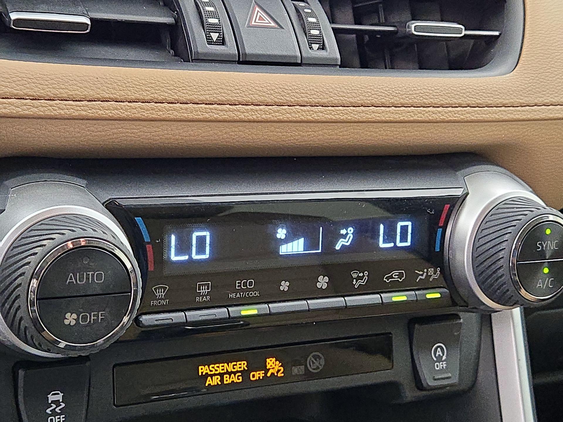 Thumbnail: 2020 Toyota RAV4 - 15