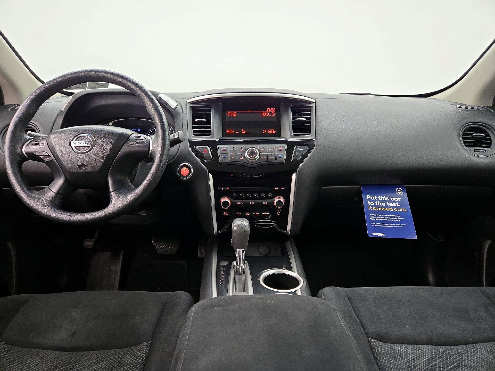 Thumbnail: 2016 Nissan Pathfinder - 9