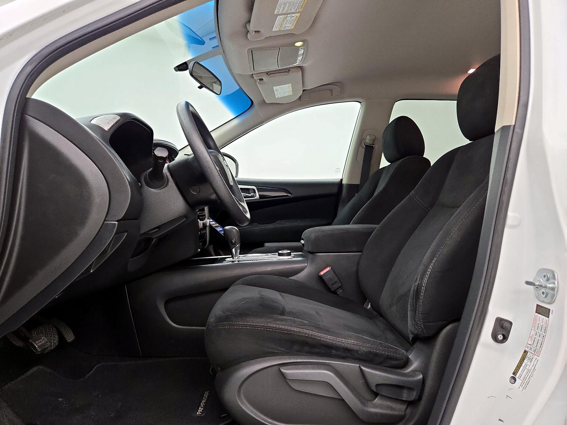 Thumbnail: 2016 Nissan Pathfinder - 11