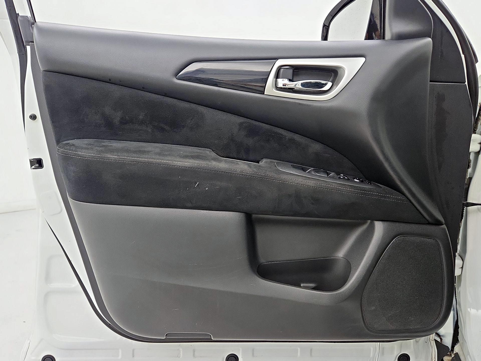 Thumbnail: 2016 Nissan Pathfinder - 12
