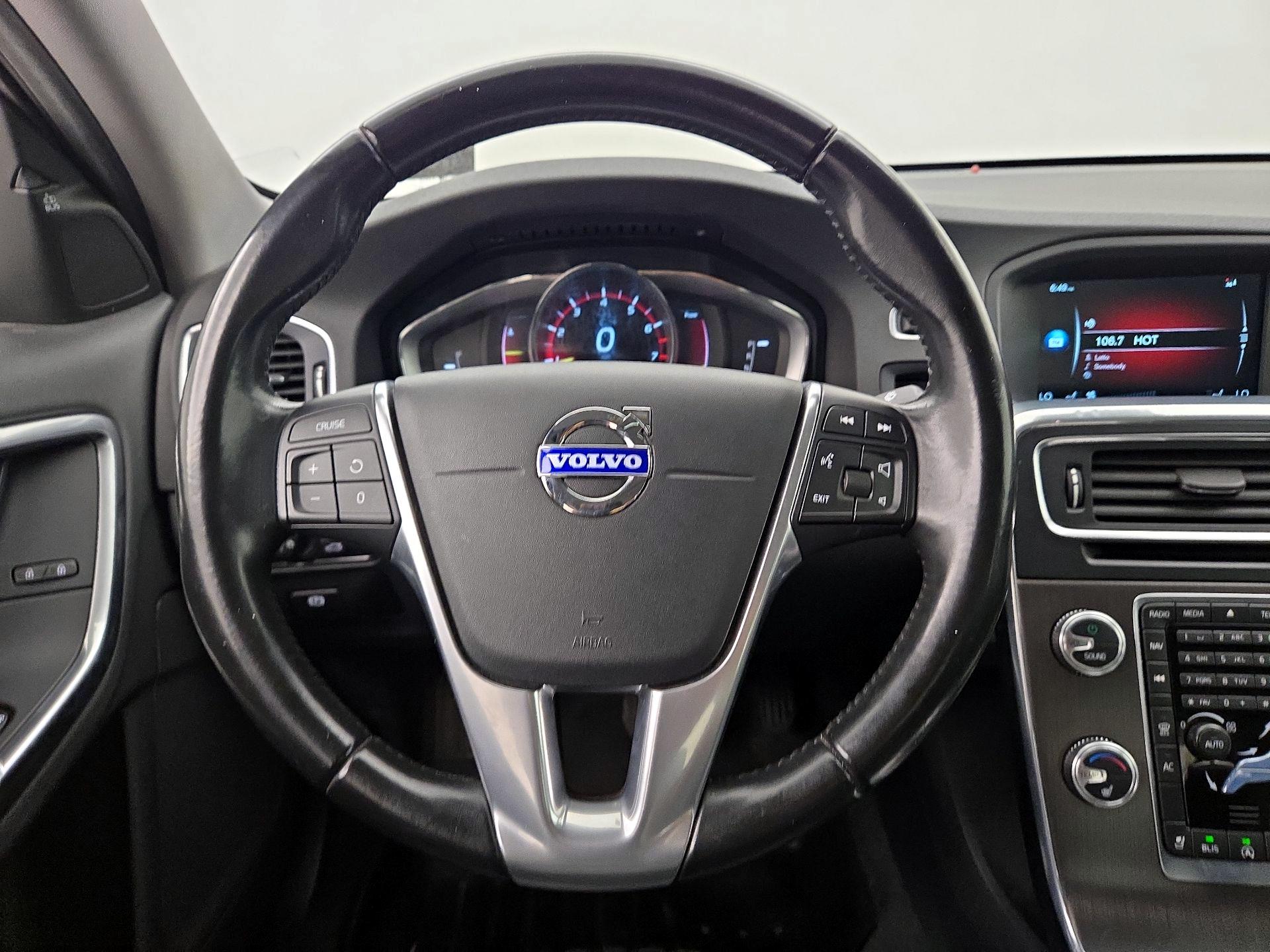 Thumbnail: 2015 Volvo S60 - 10