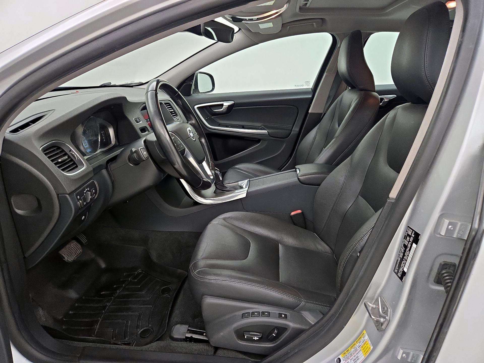 Thumbnail: 2015 Volvo S60 - 11