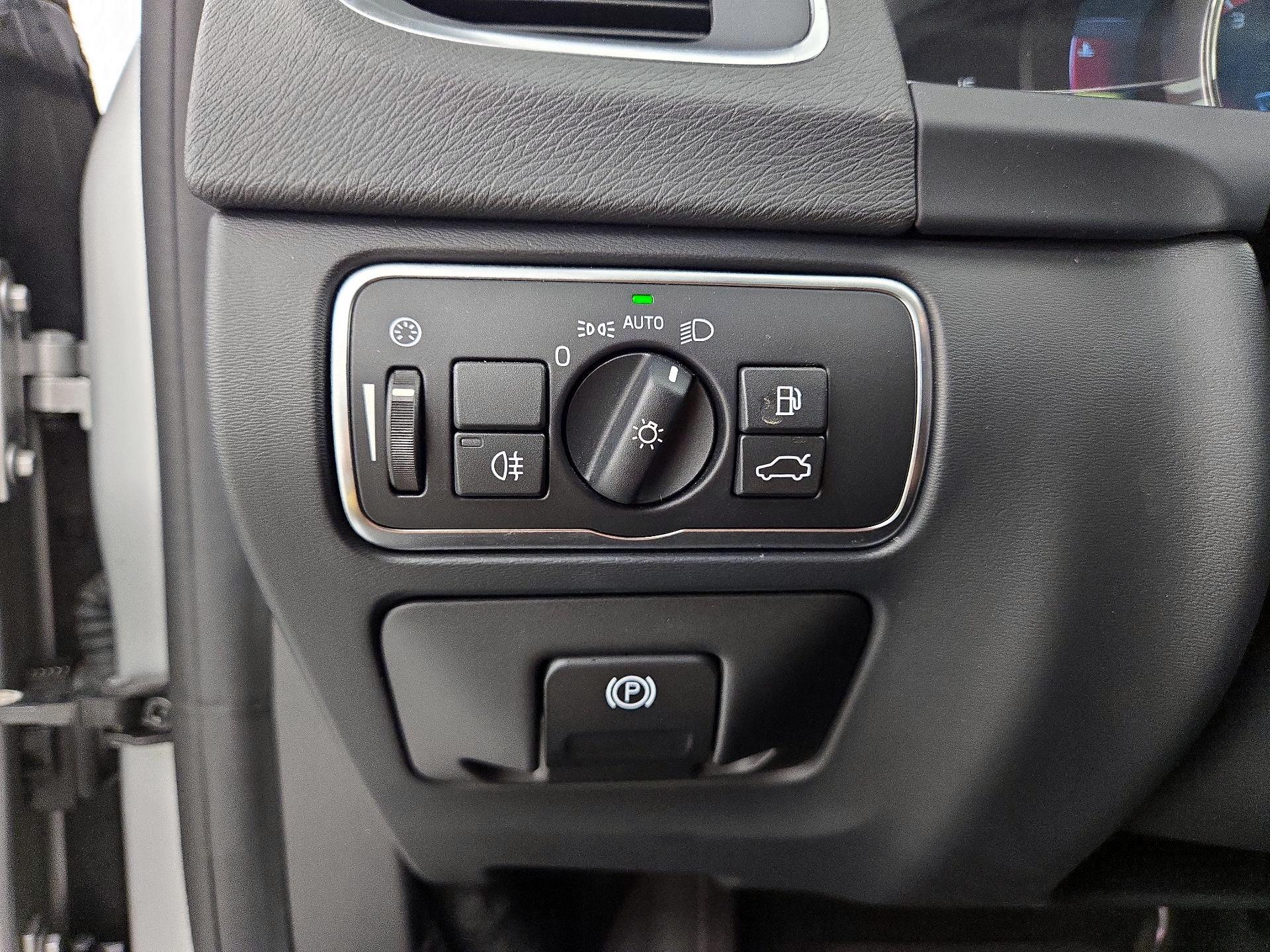 Thumbnail: 2015 Volvo S60 - 13