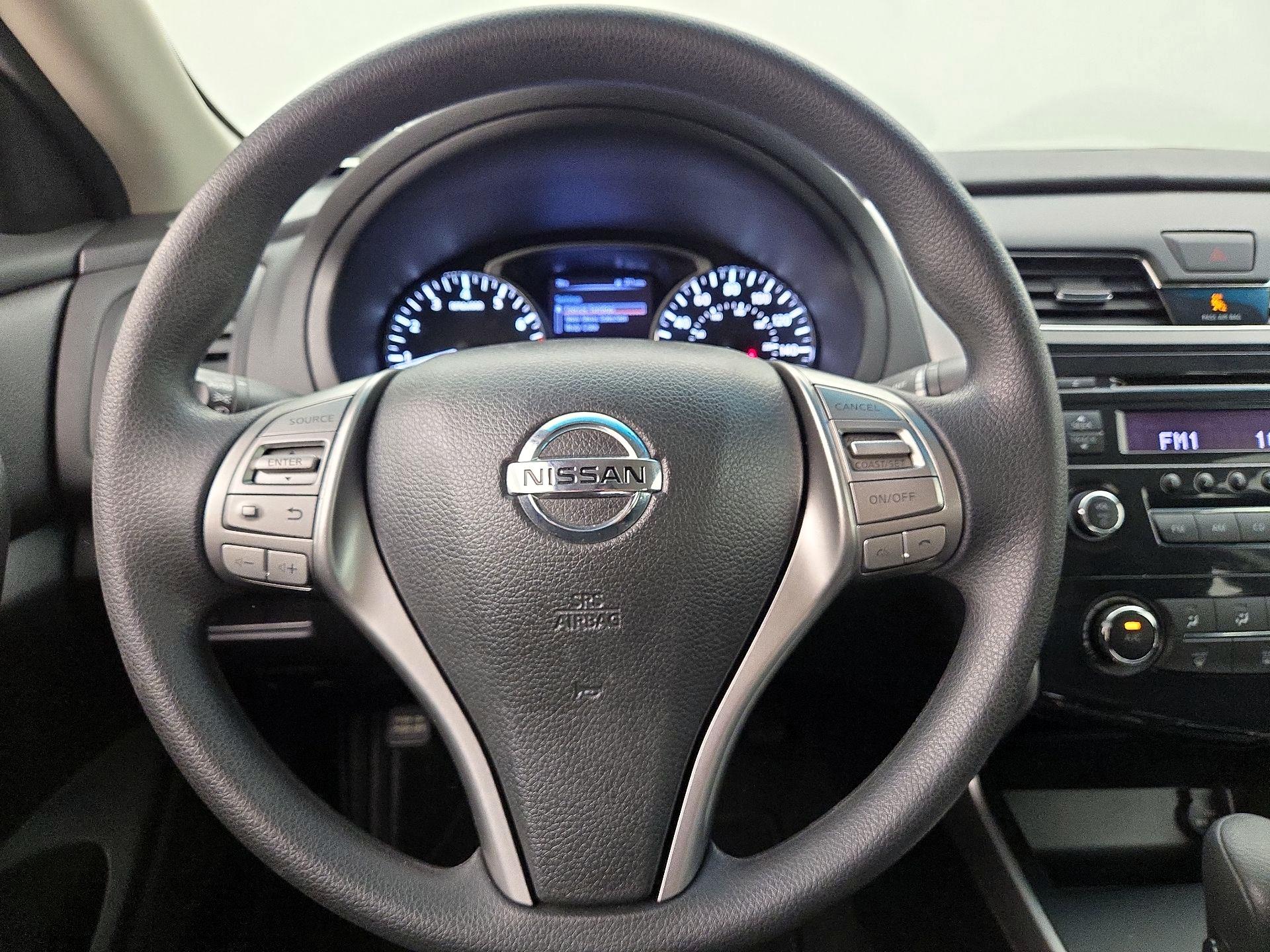 Thumbnail: 2015 Nissan Altima - 10