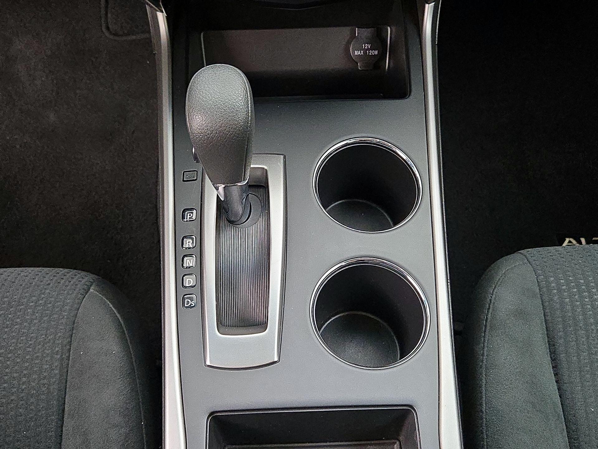 Thumbnail: 2015 Nissan Altima - 15