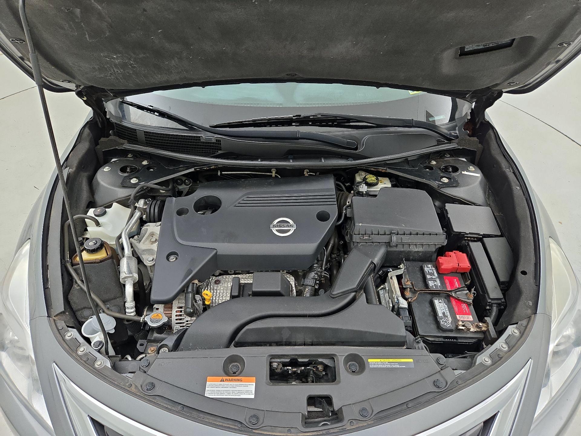 Thumbnail: 2015 Nissan Altima - 19